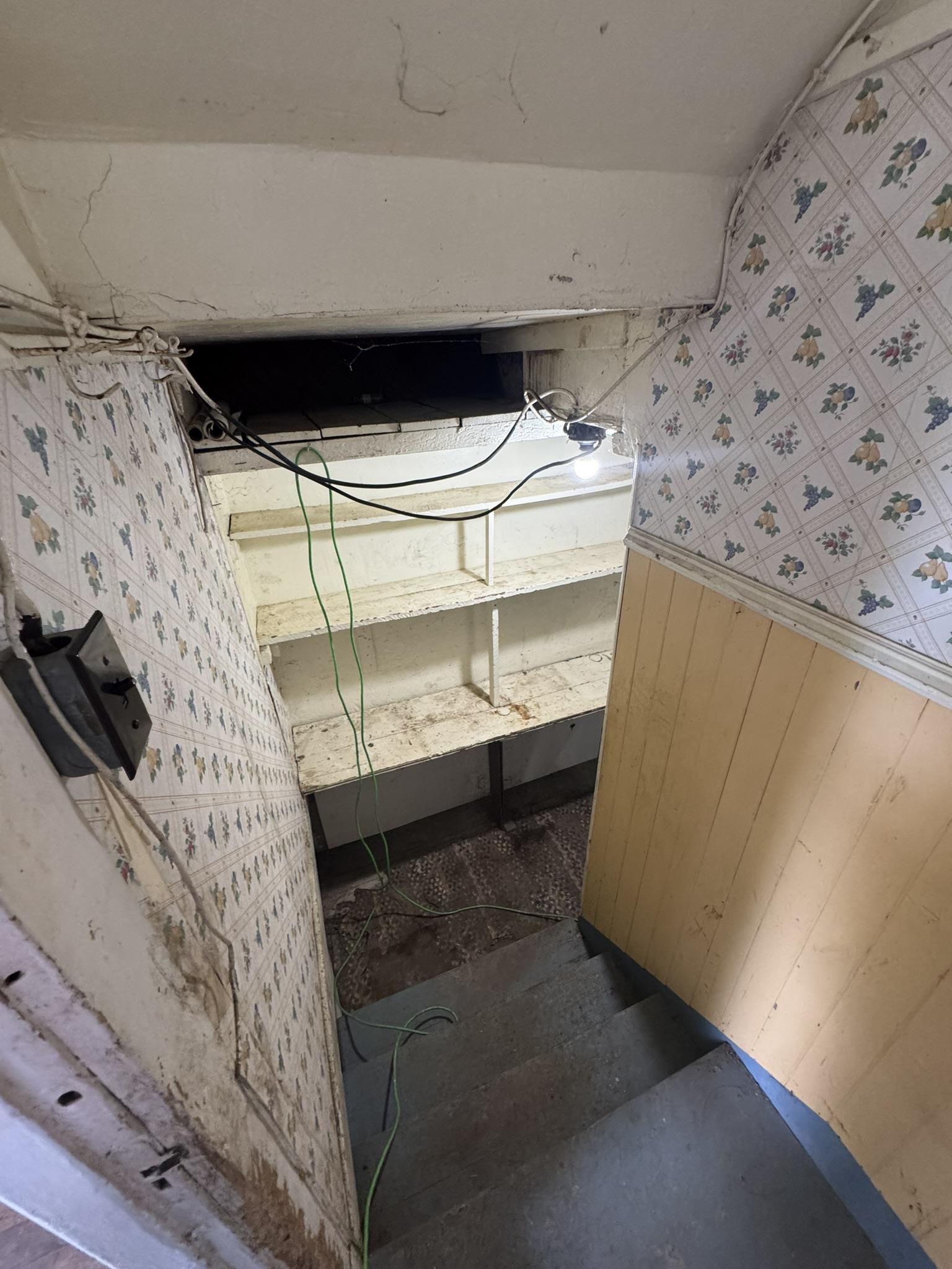 main property photo 13