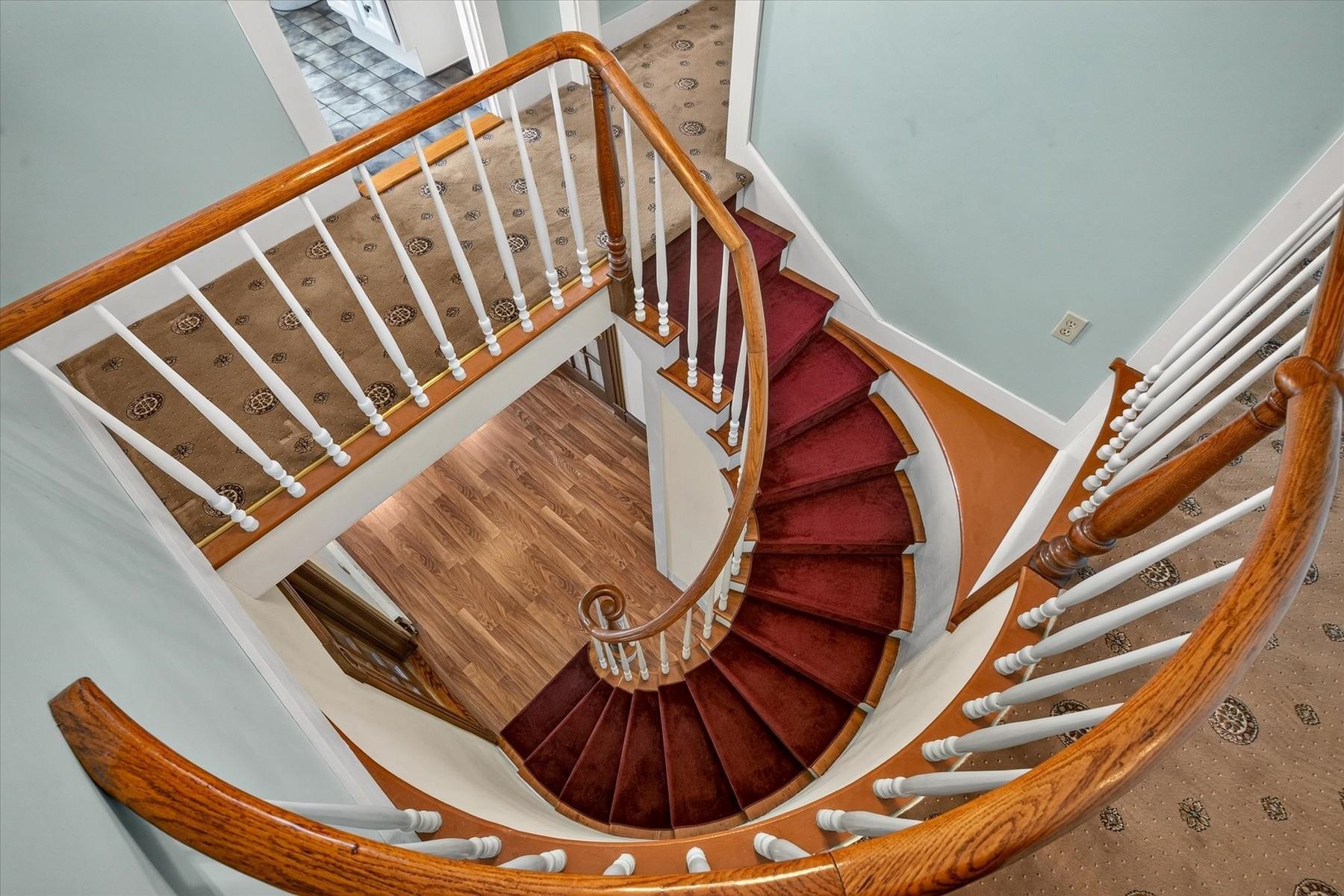 main property photo 32