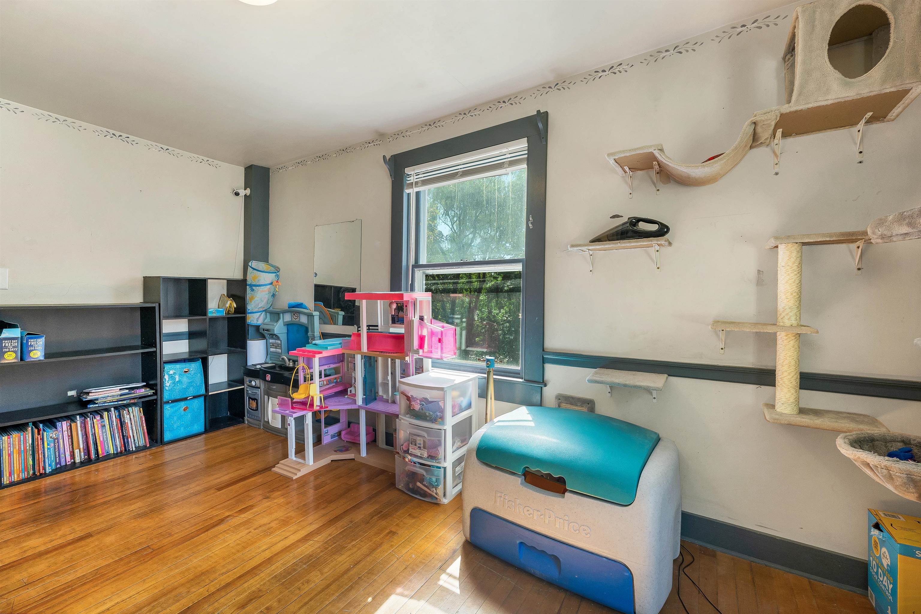 main property photo 37