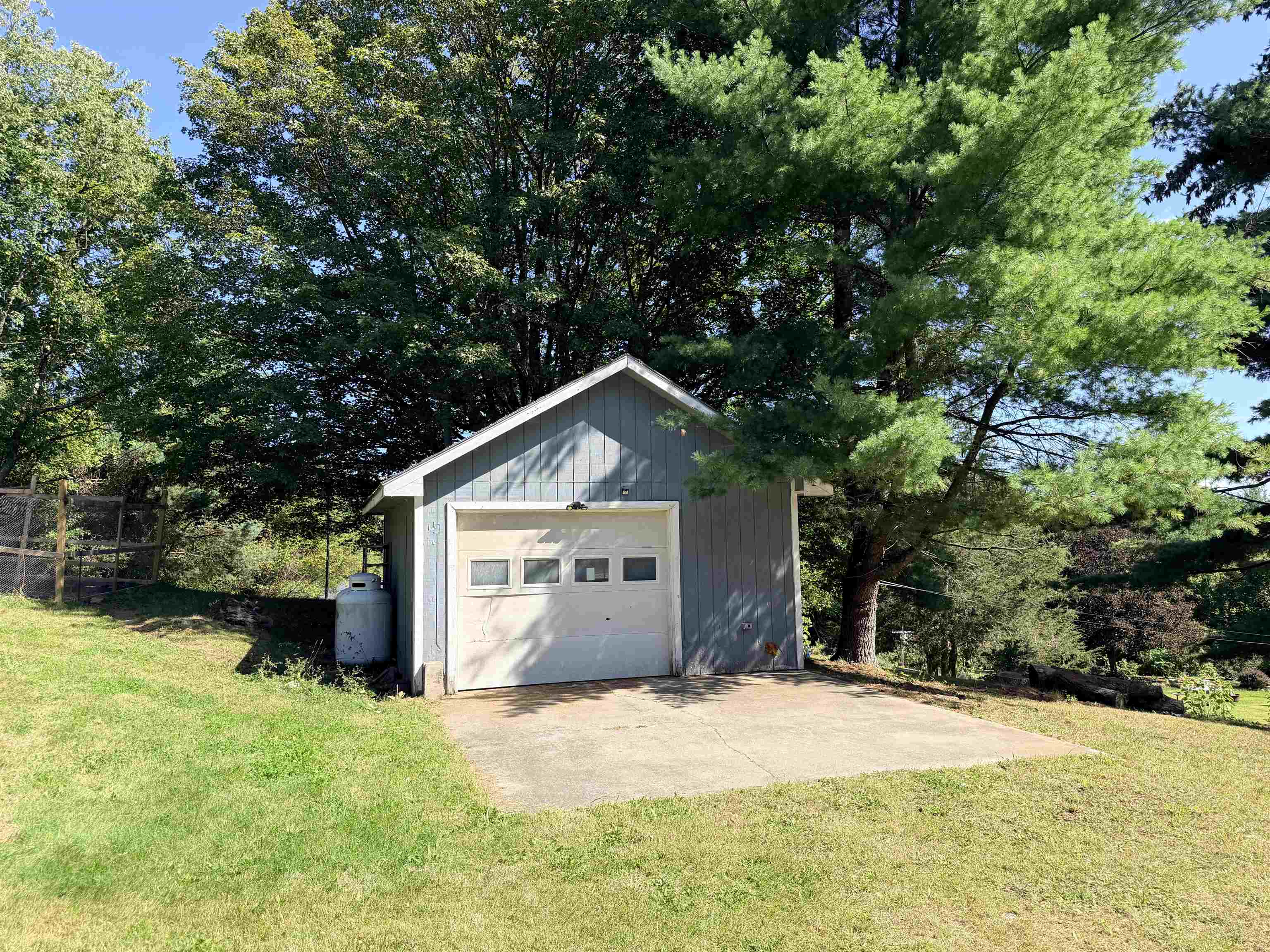 main property photo 59