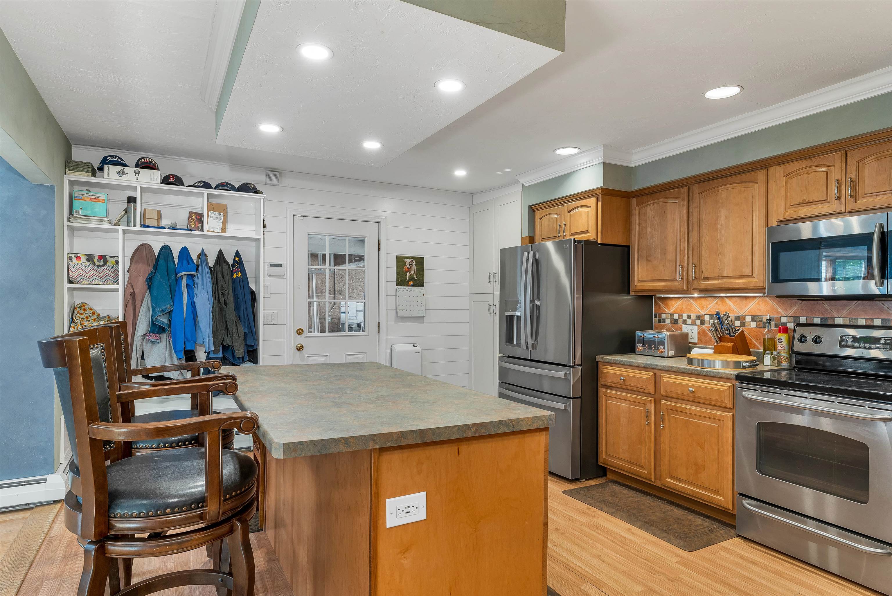 main property photo 11