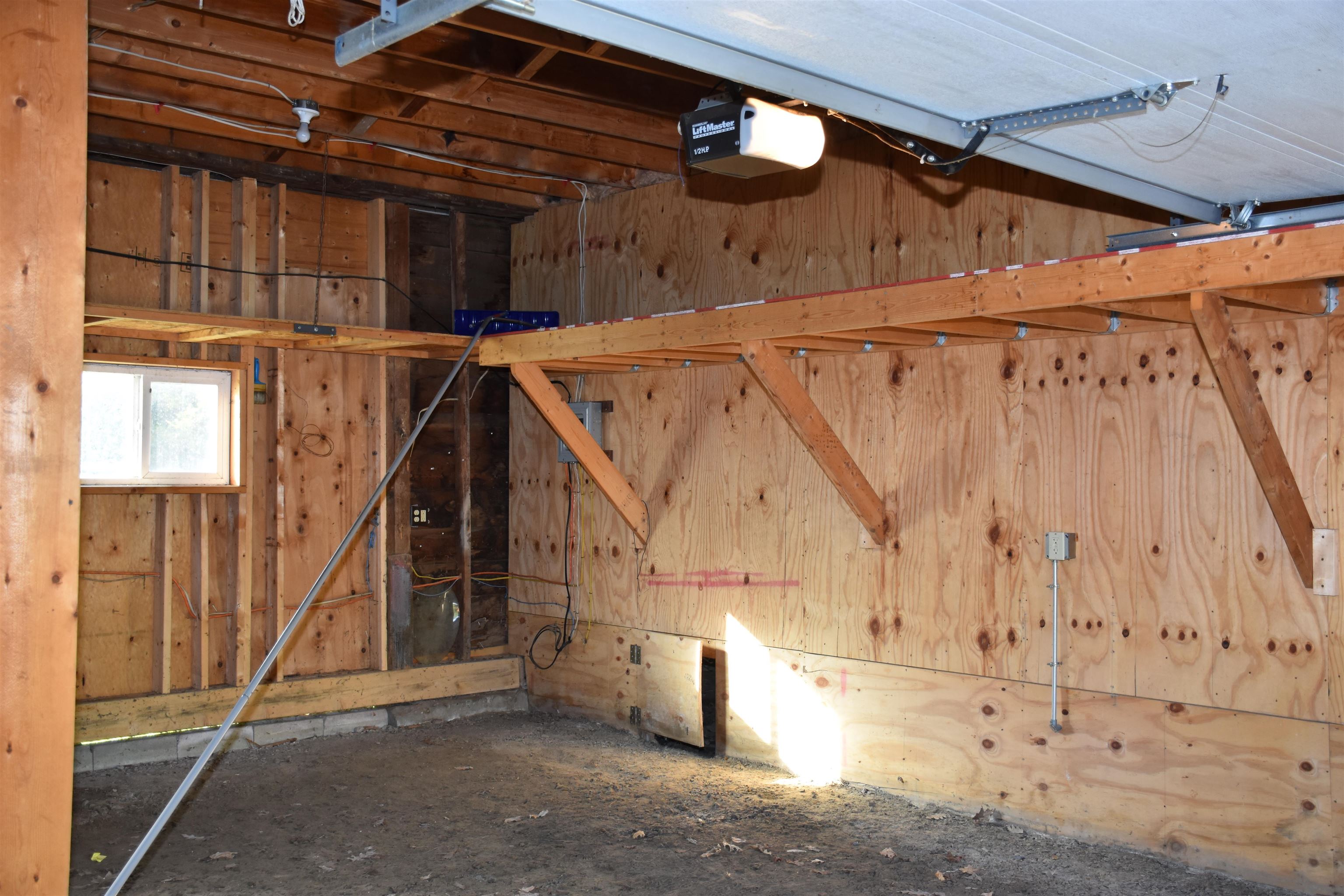 main property photo 40