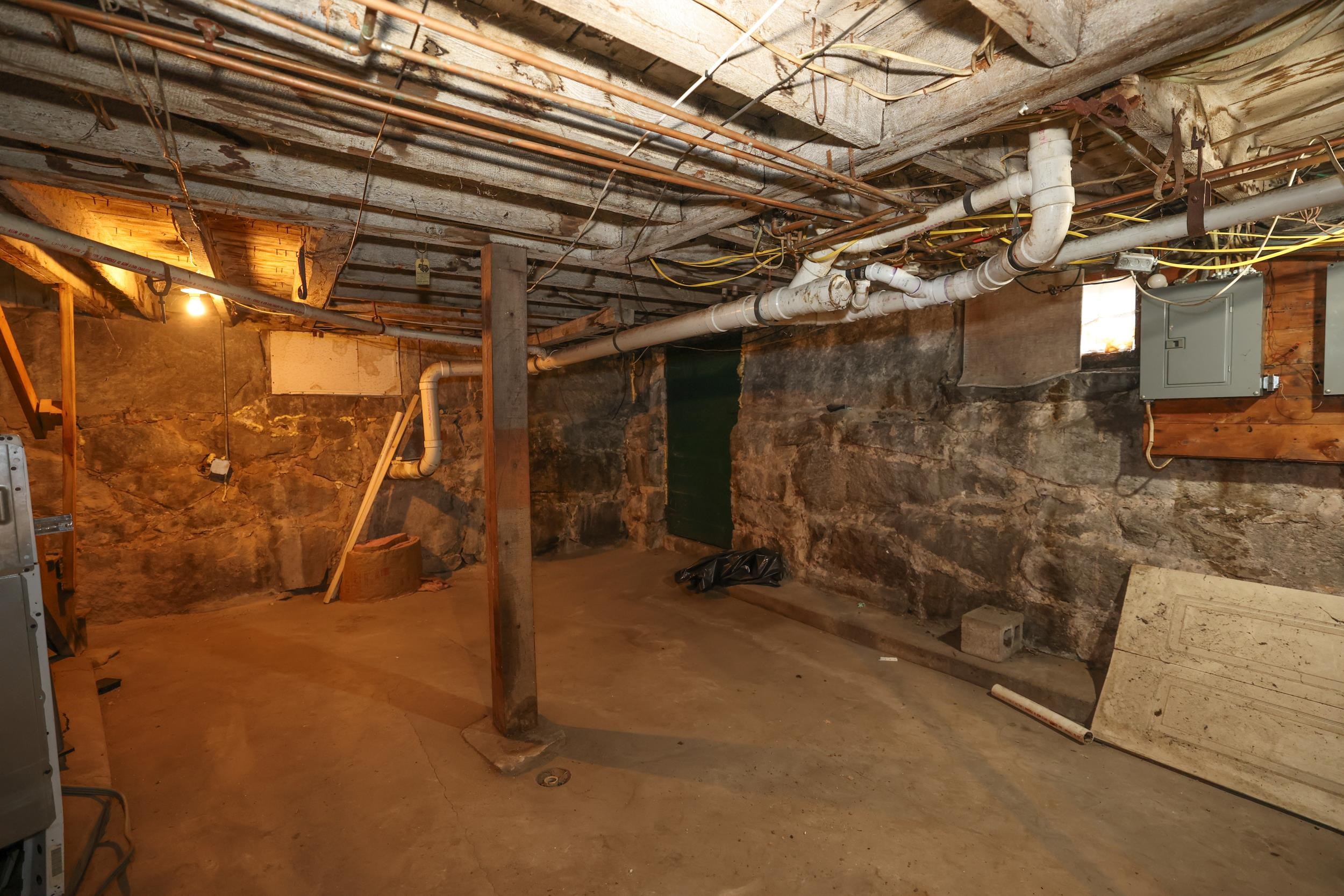main property photo 50