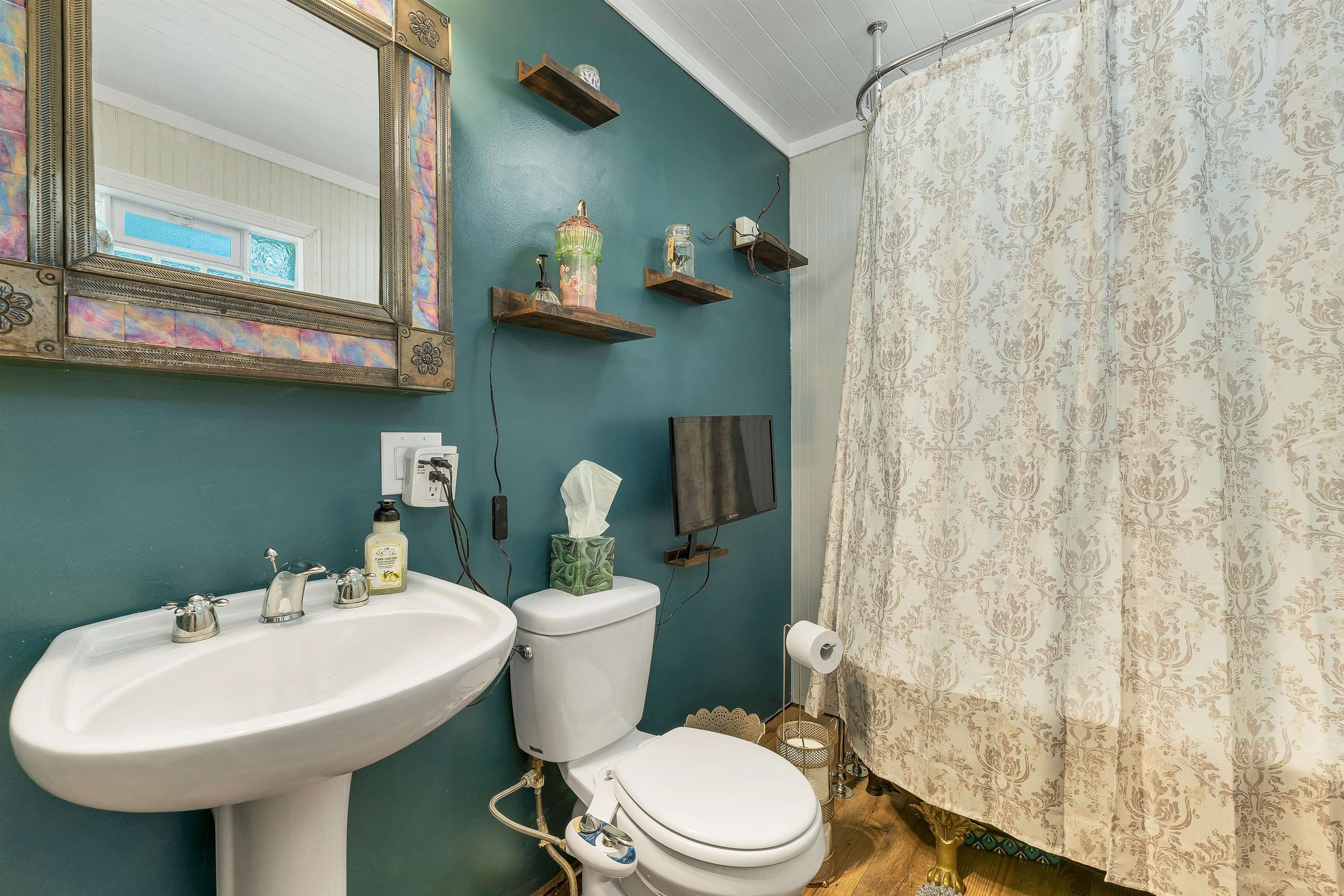 main property photo 17
