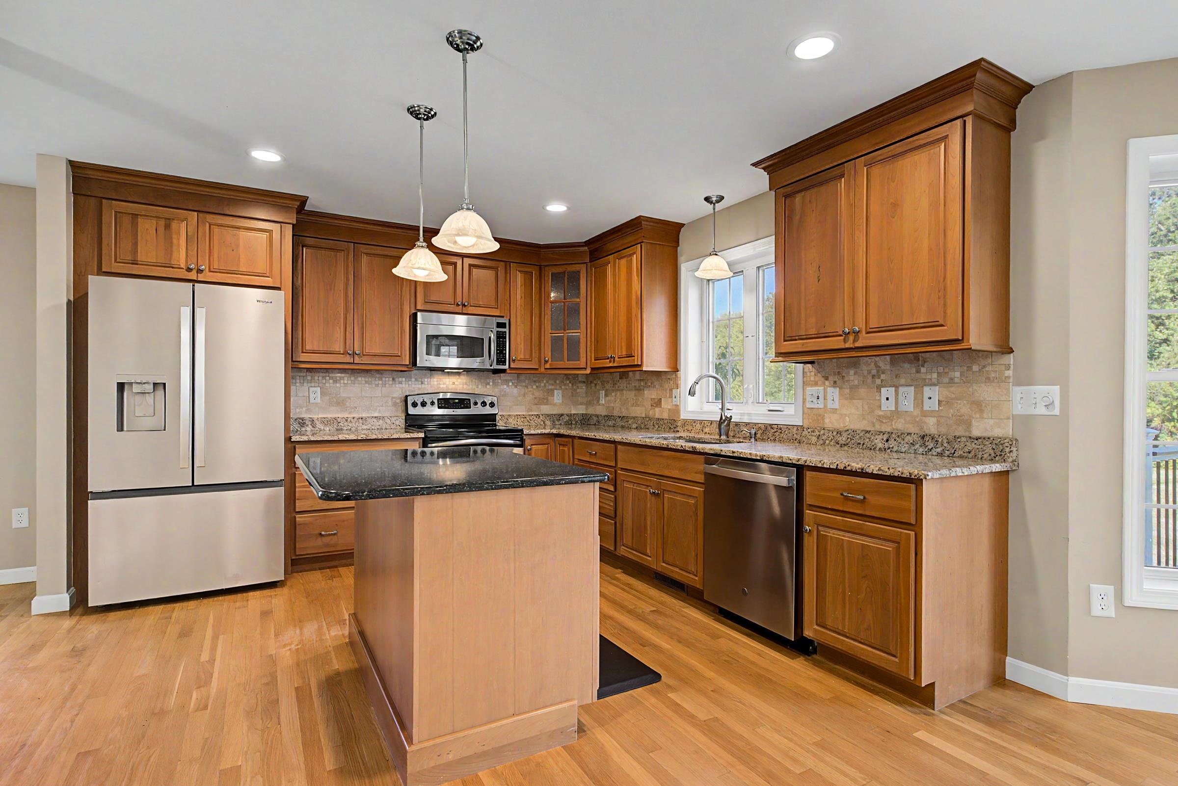 main property photo 16