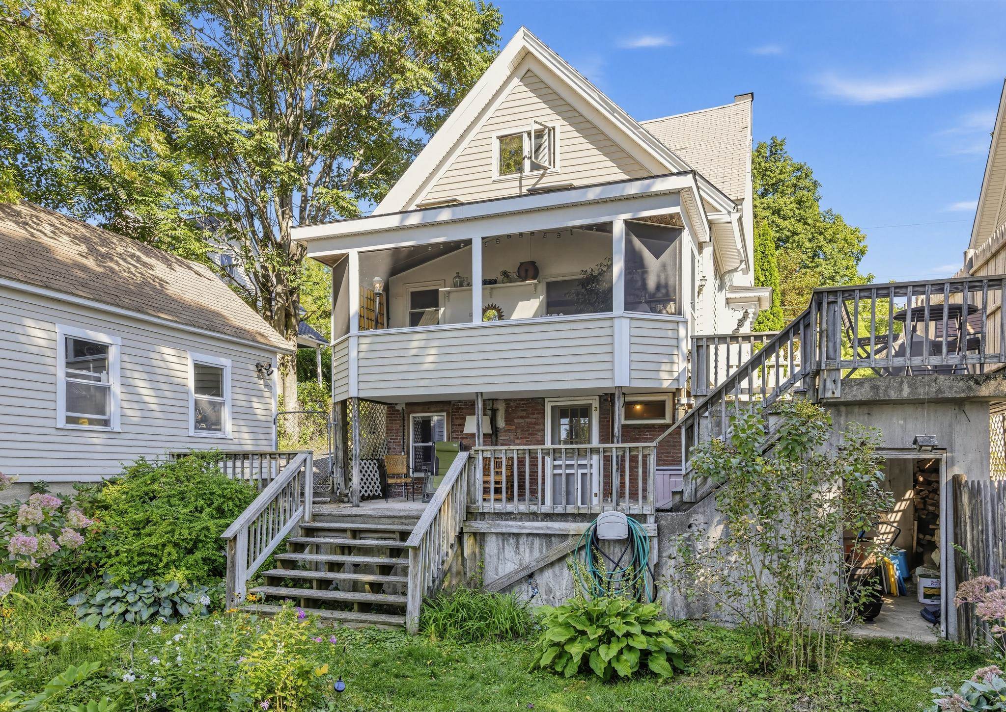 main property photo 18