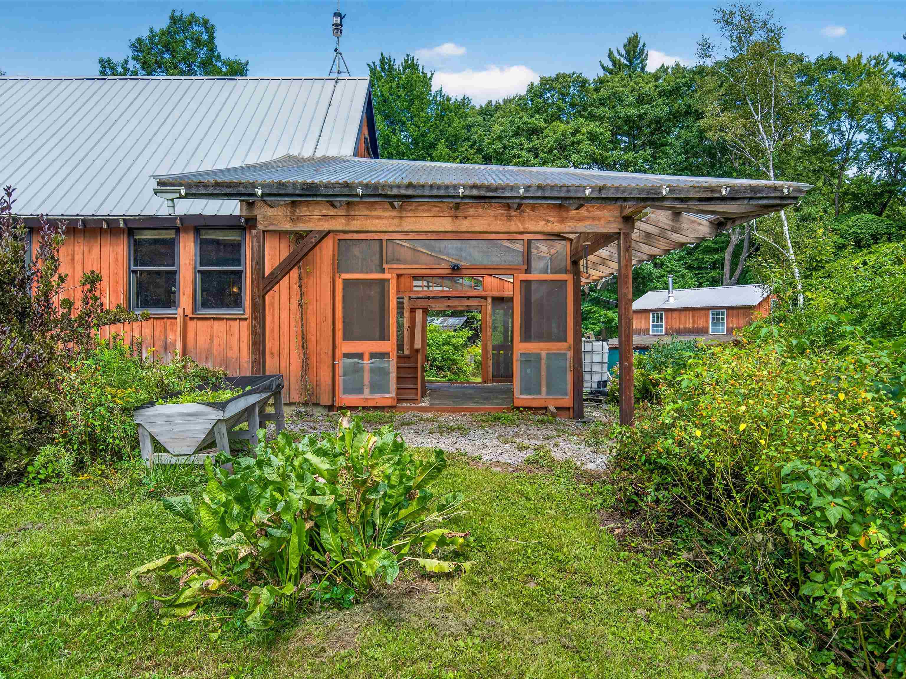 main property photo 33