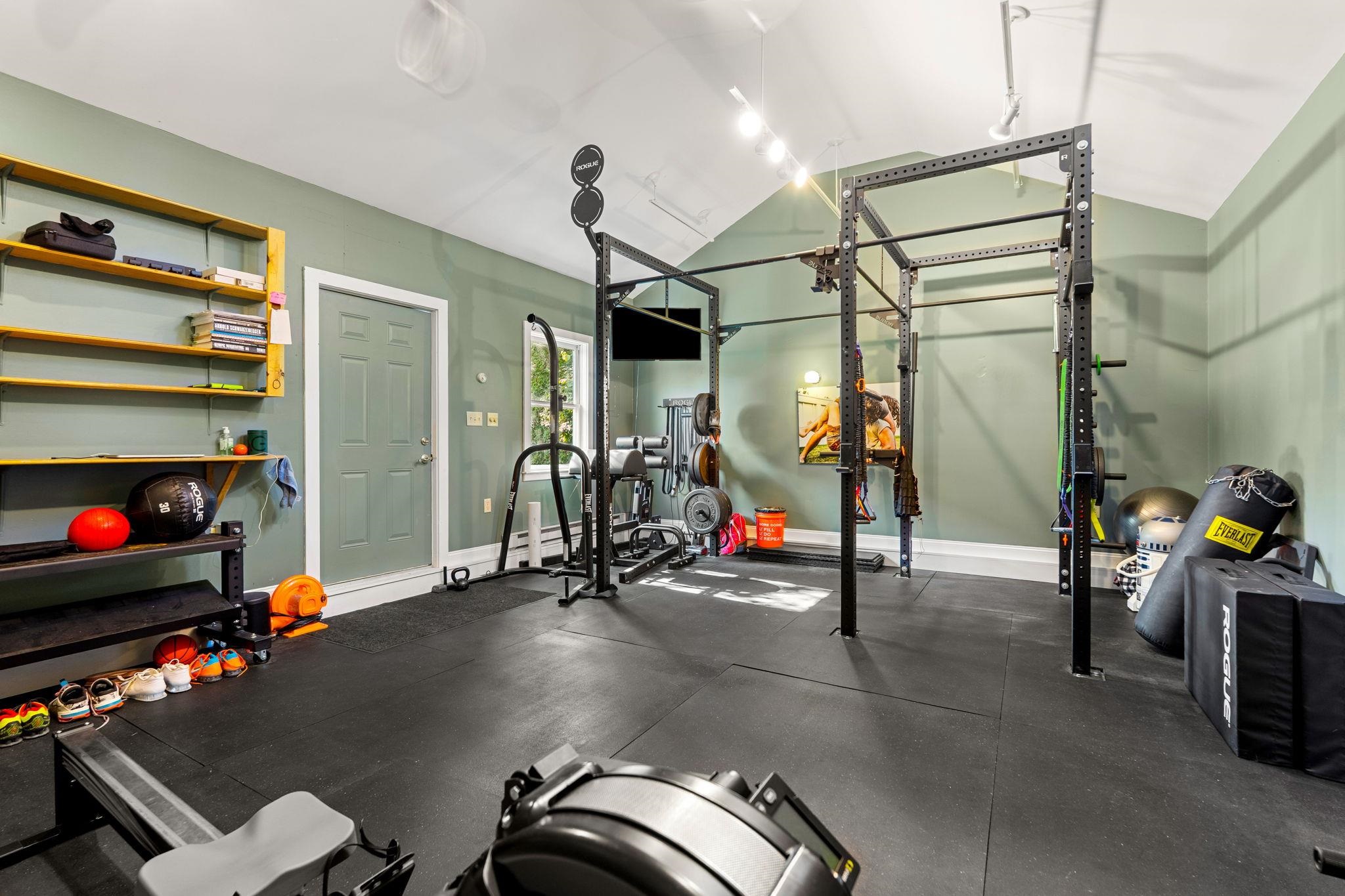 main property photo 40