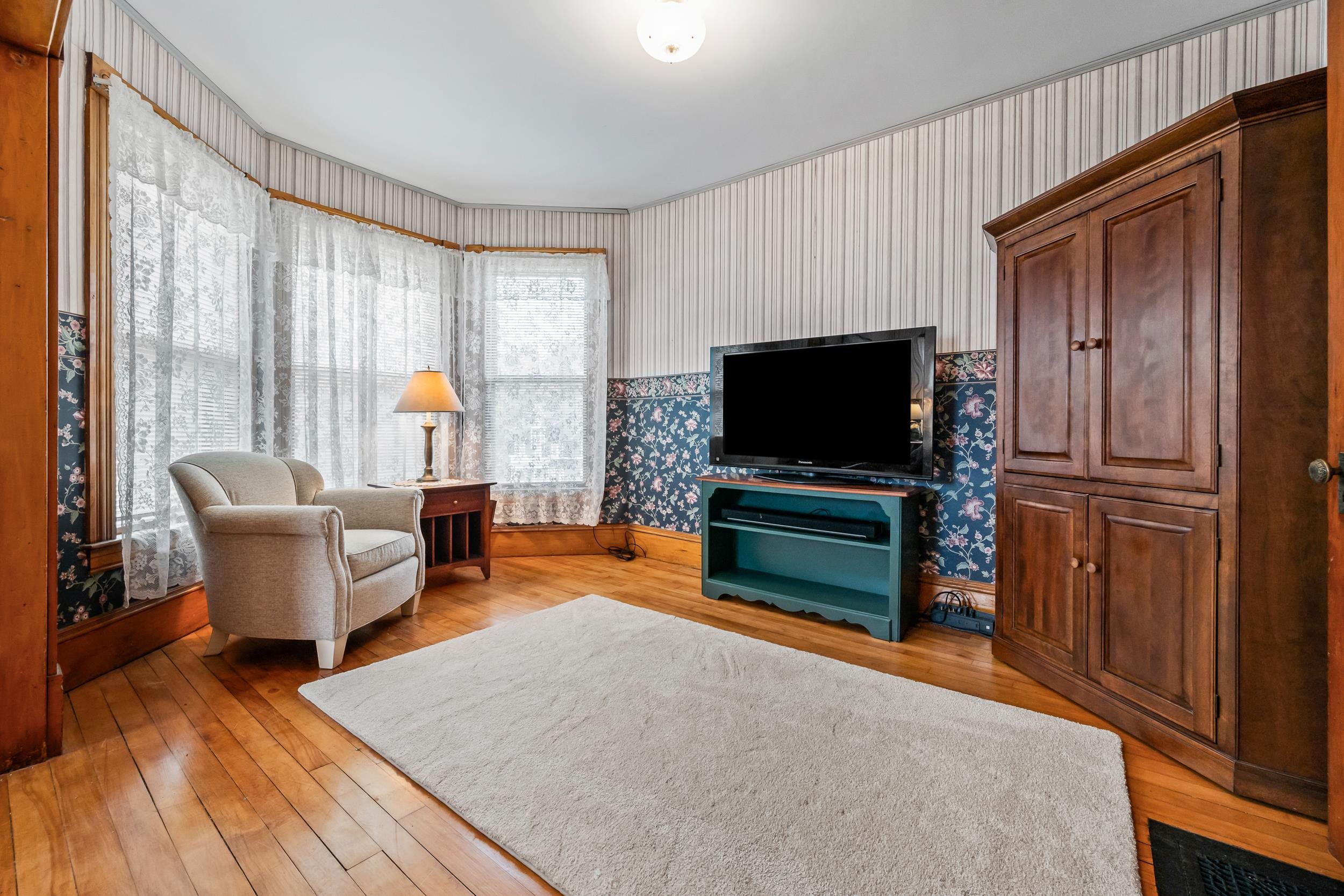 main property photo 38