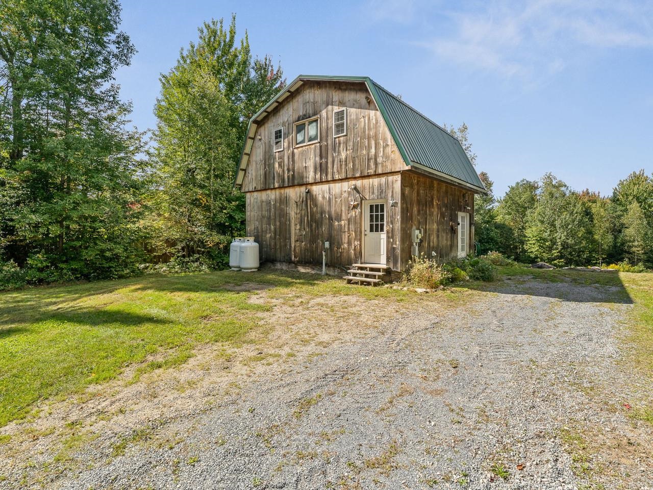 main property photo 36