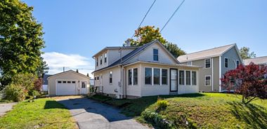 image of property with 3 Bed | 1 Bath | 1,370 Sqft