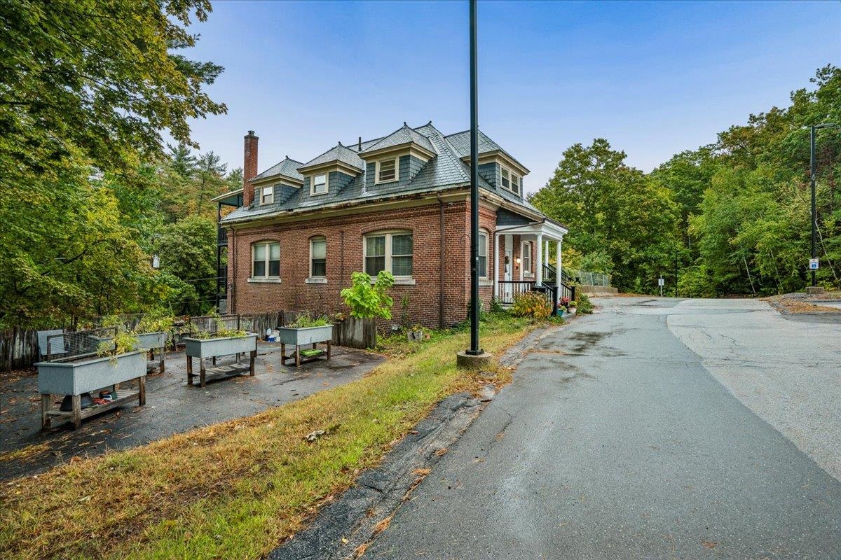 main property photo 25