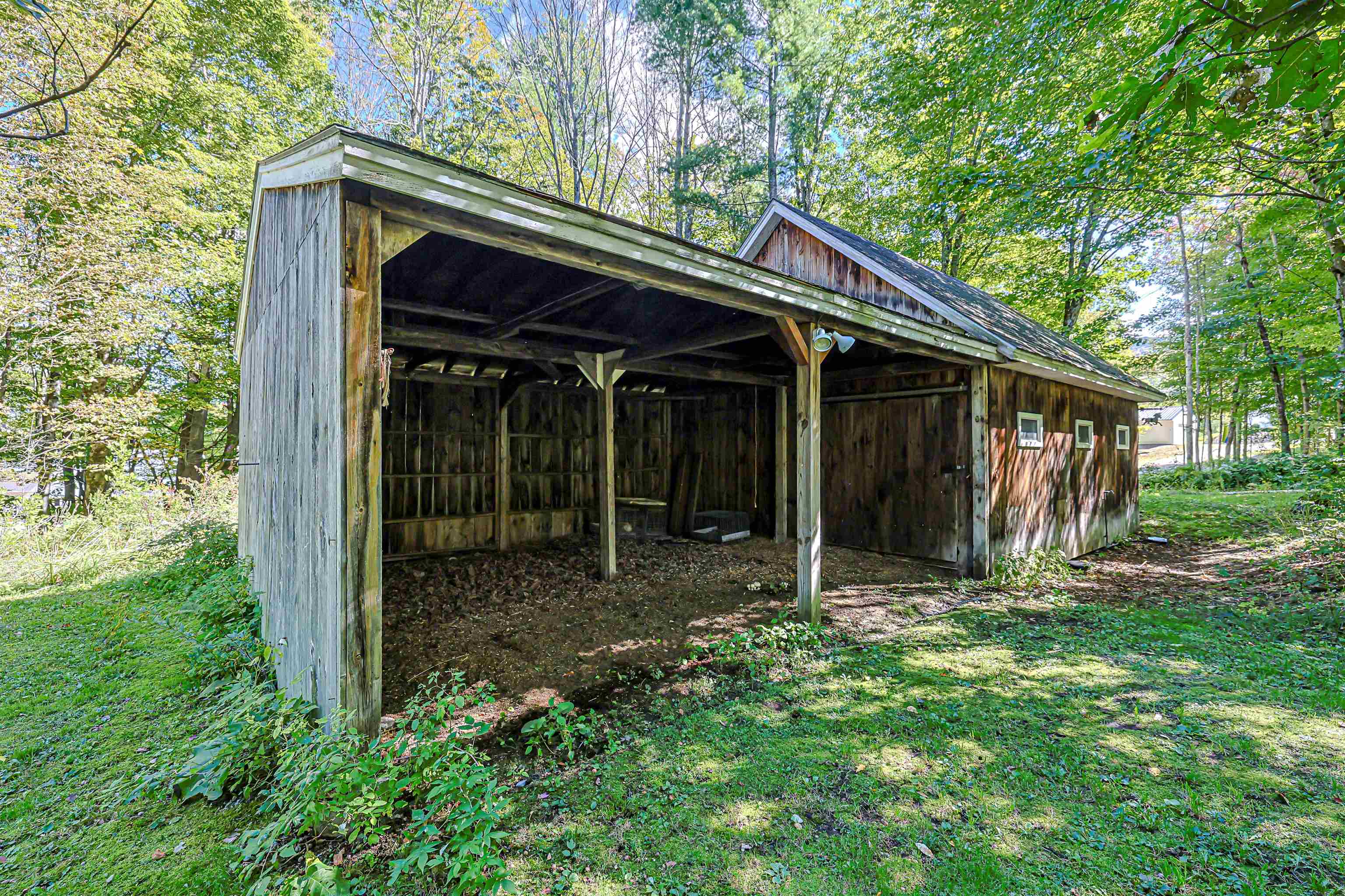 main property photo 20