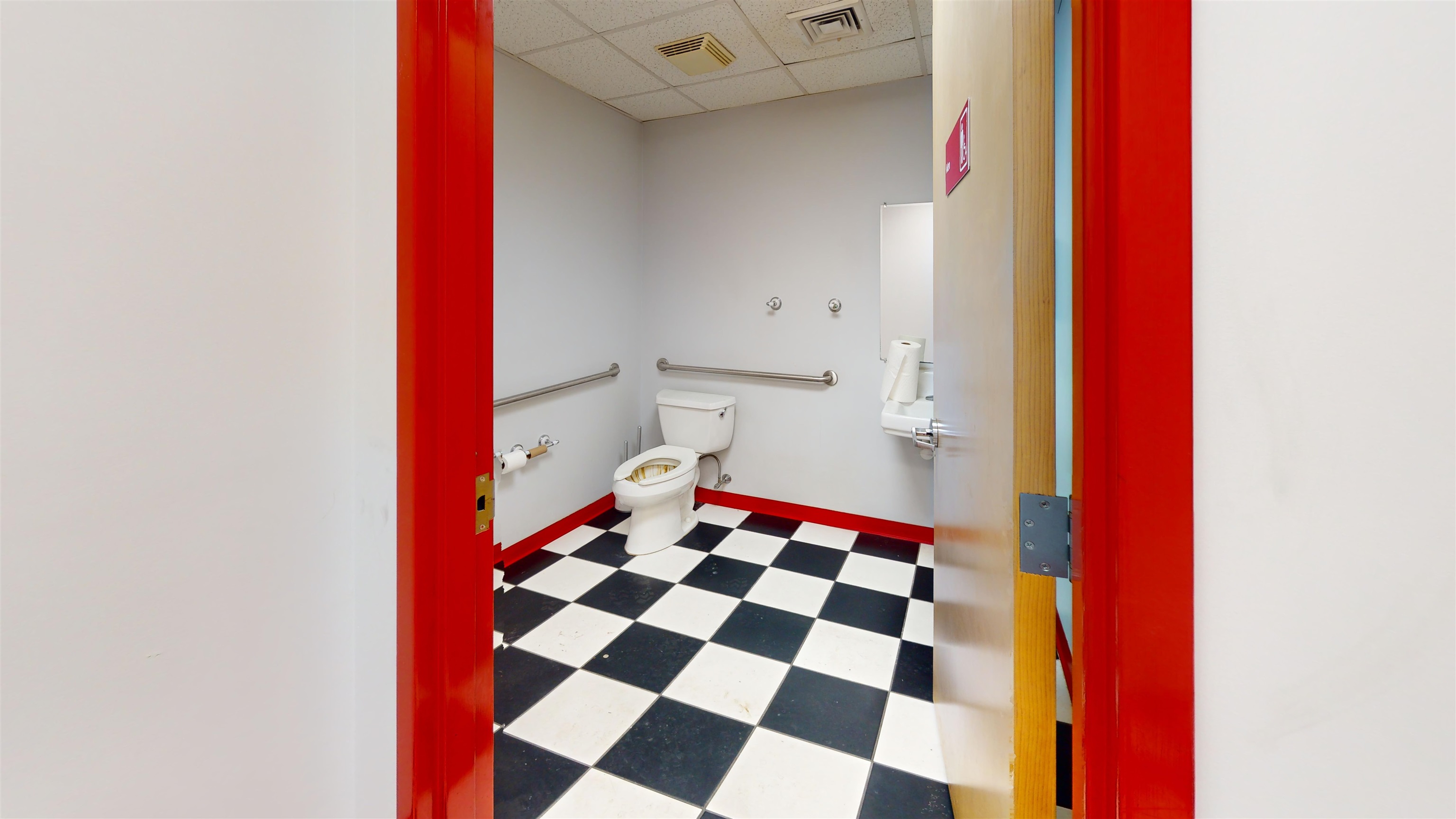 main property photo 7