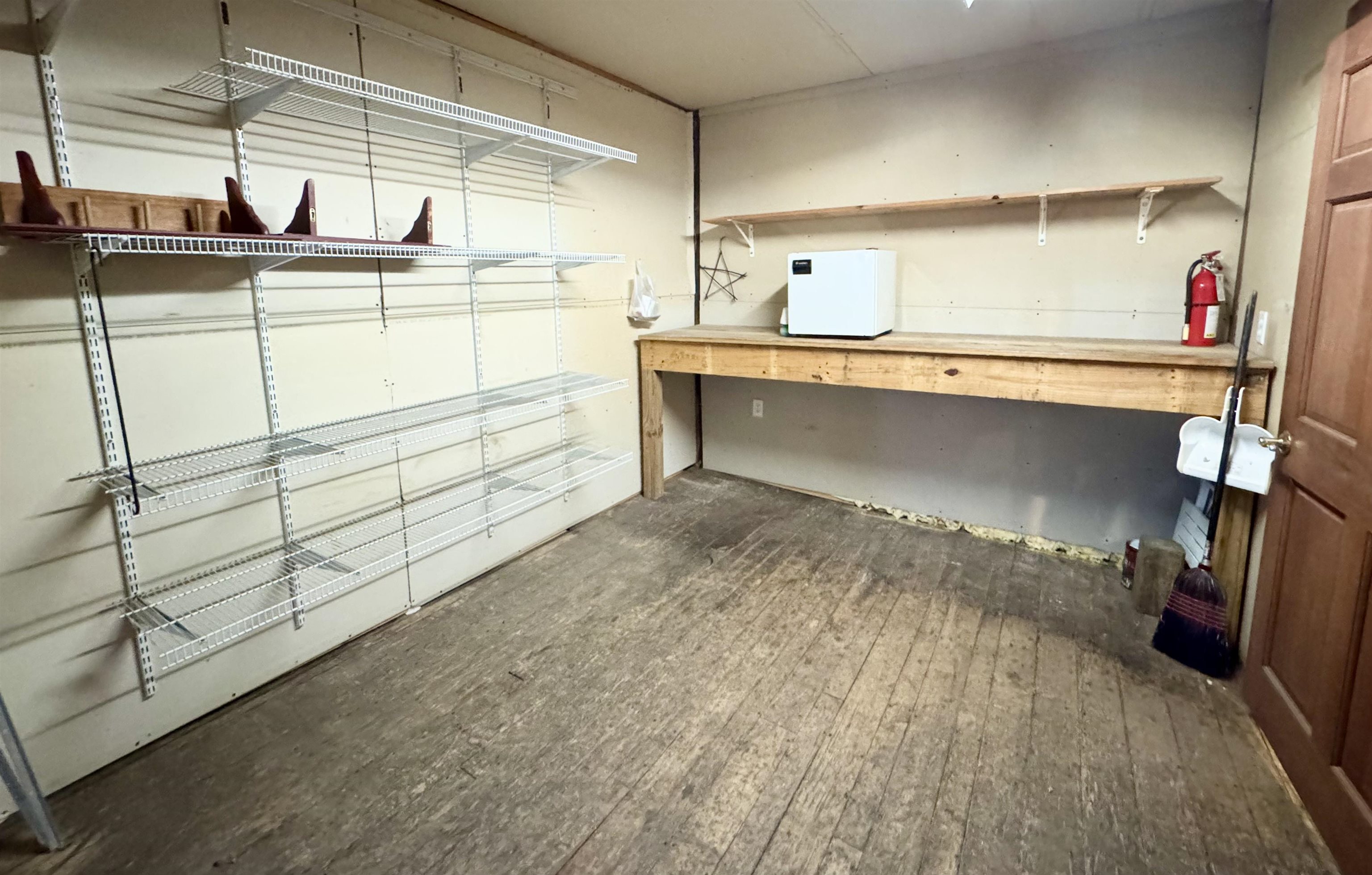 main property photo 10
