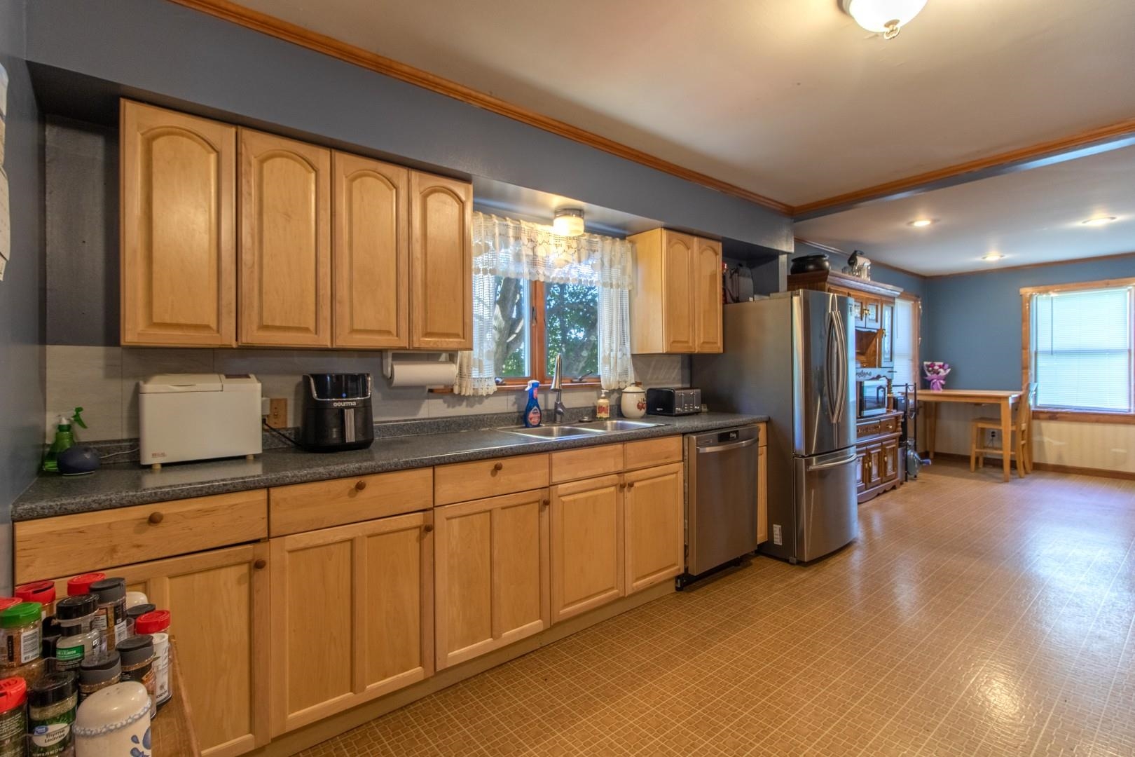 main property photo 7
