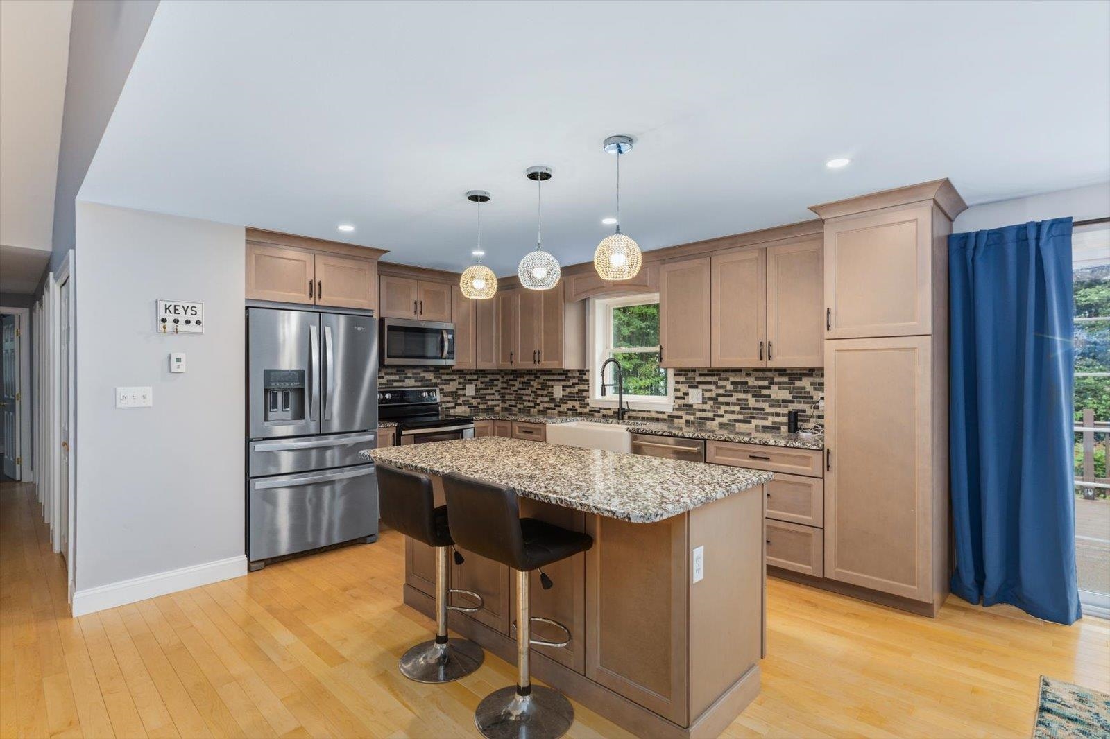 main property photo 7