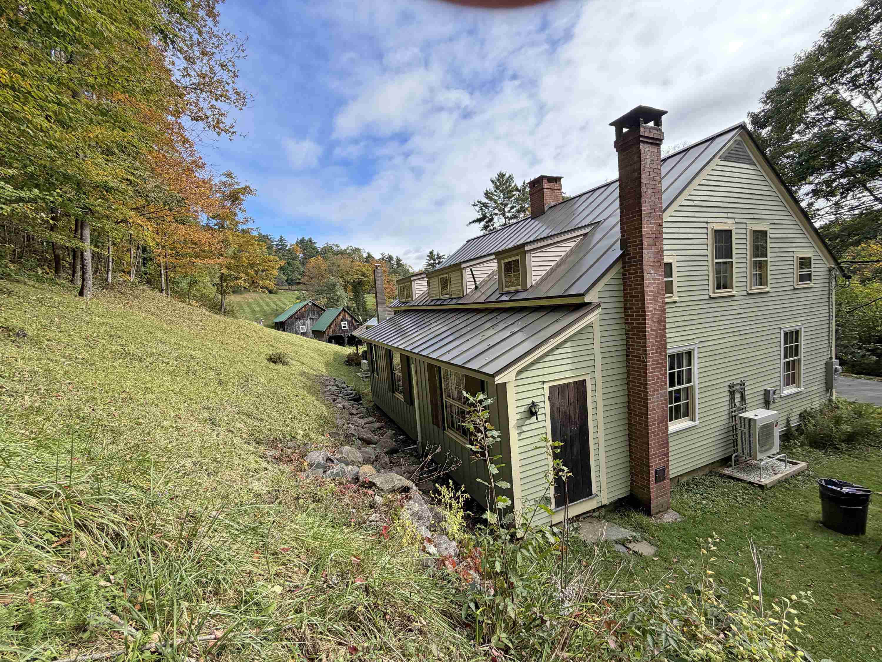 main property photo 40