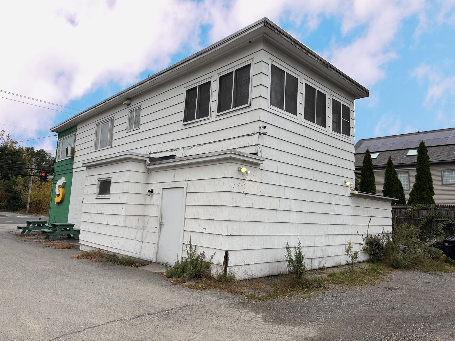 main property photo 28