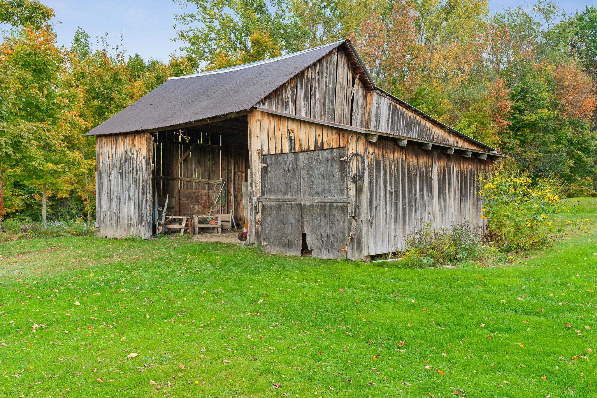 main property photo 30