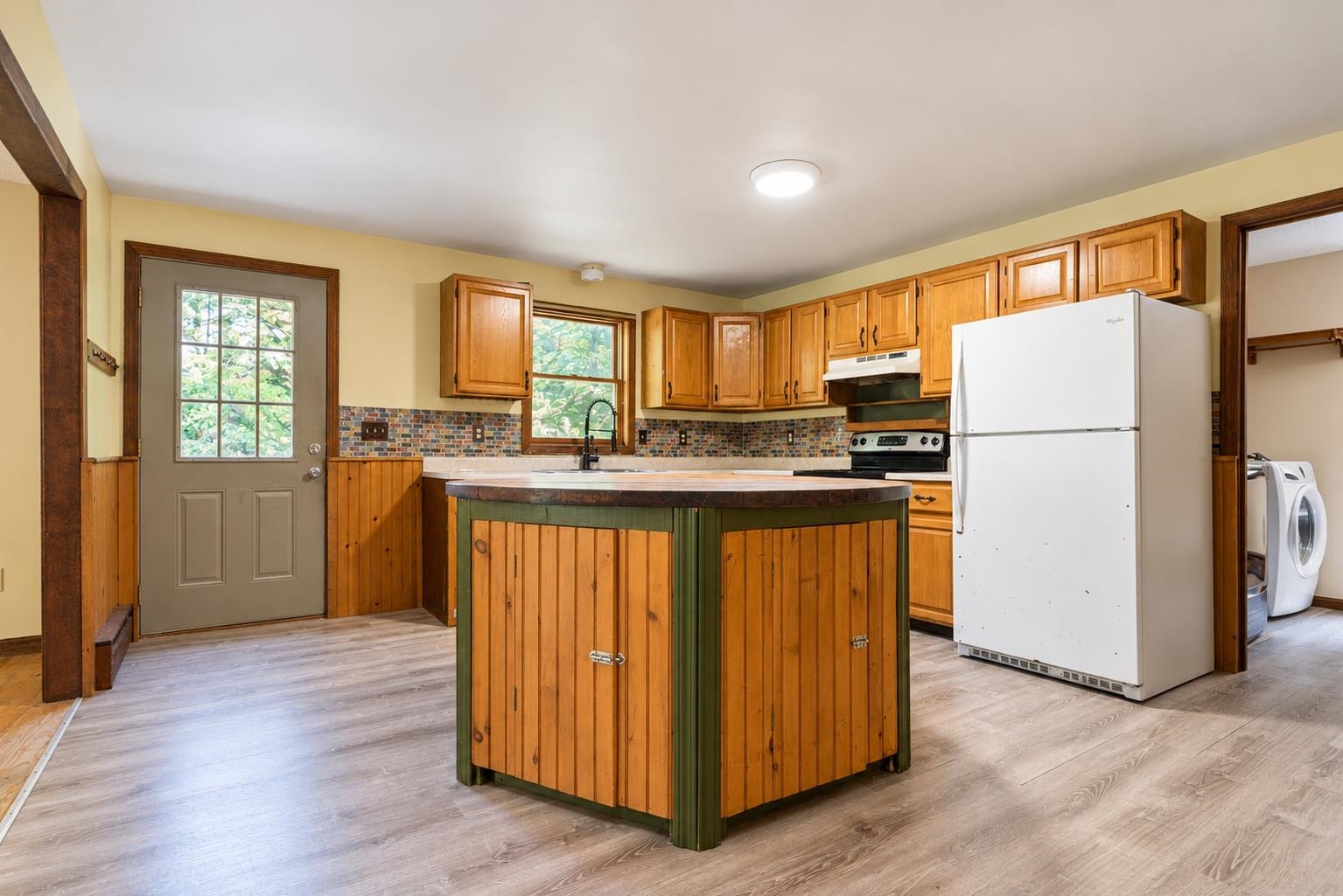 main property photo 8