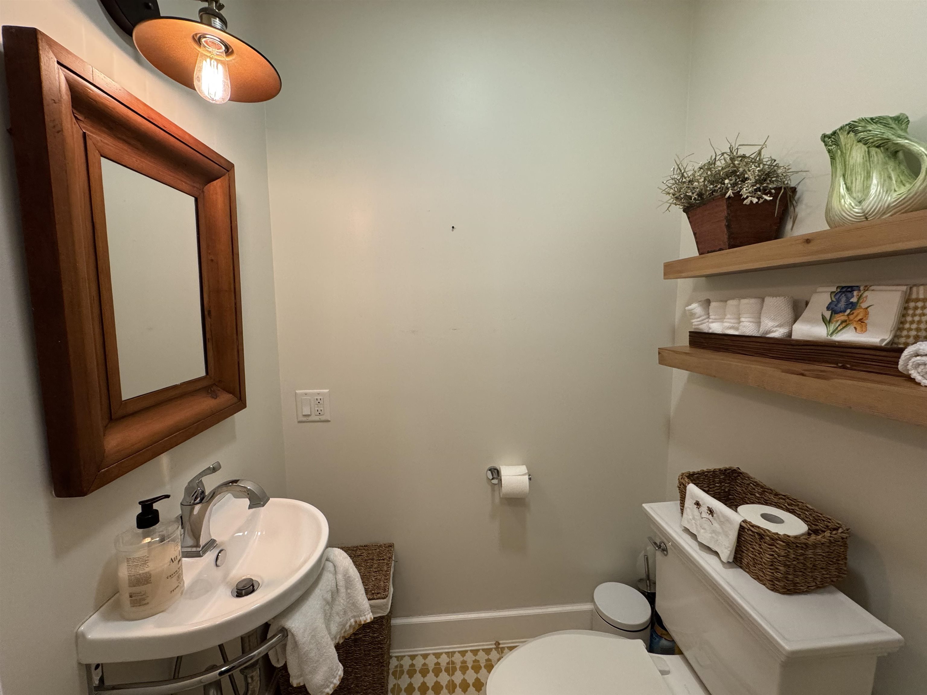 main property photo 18