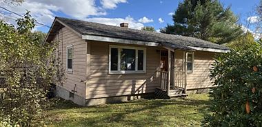 image of property with 3 Bed | 1 Bath | 1,040 Sqft
