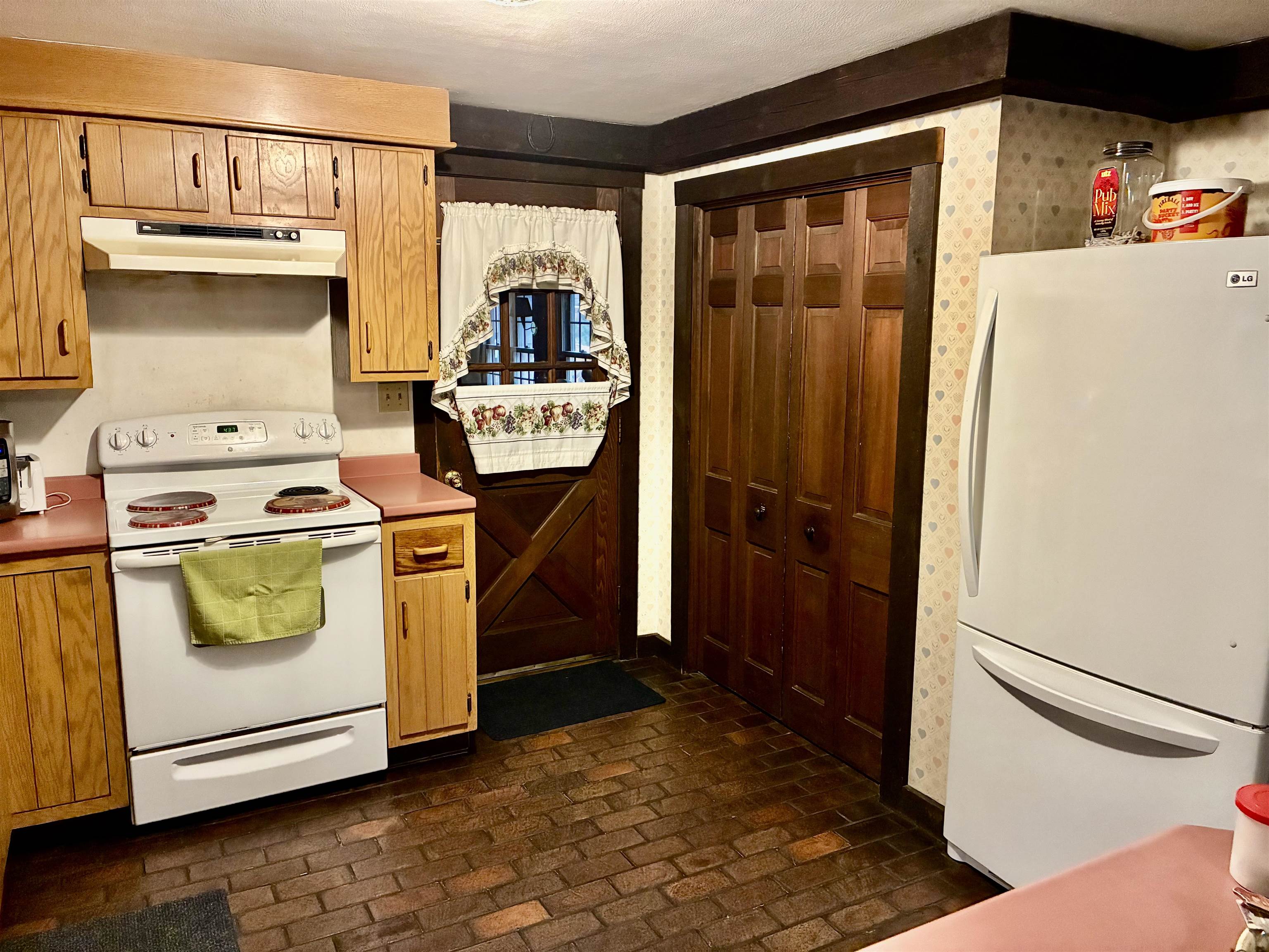 main property photo 8