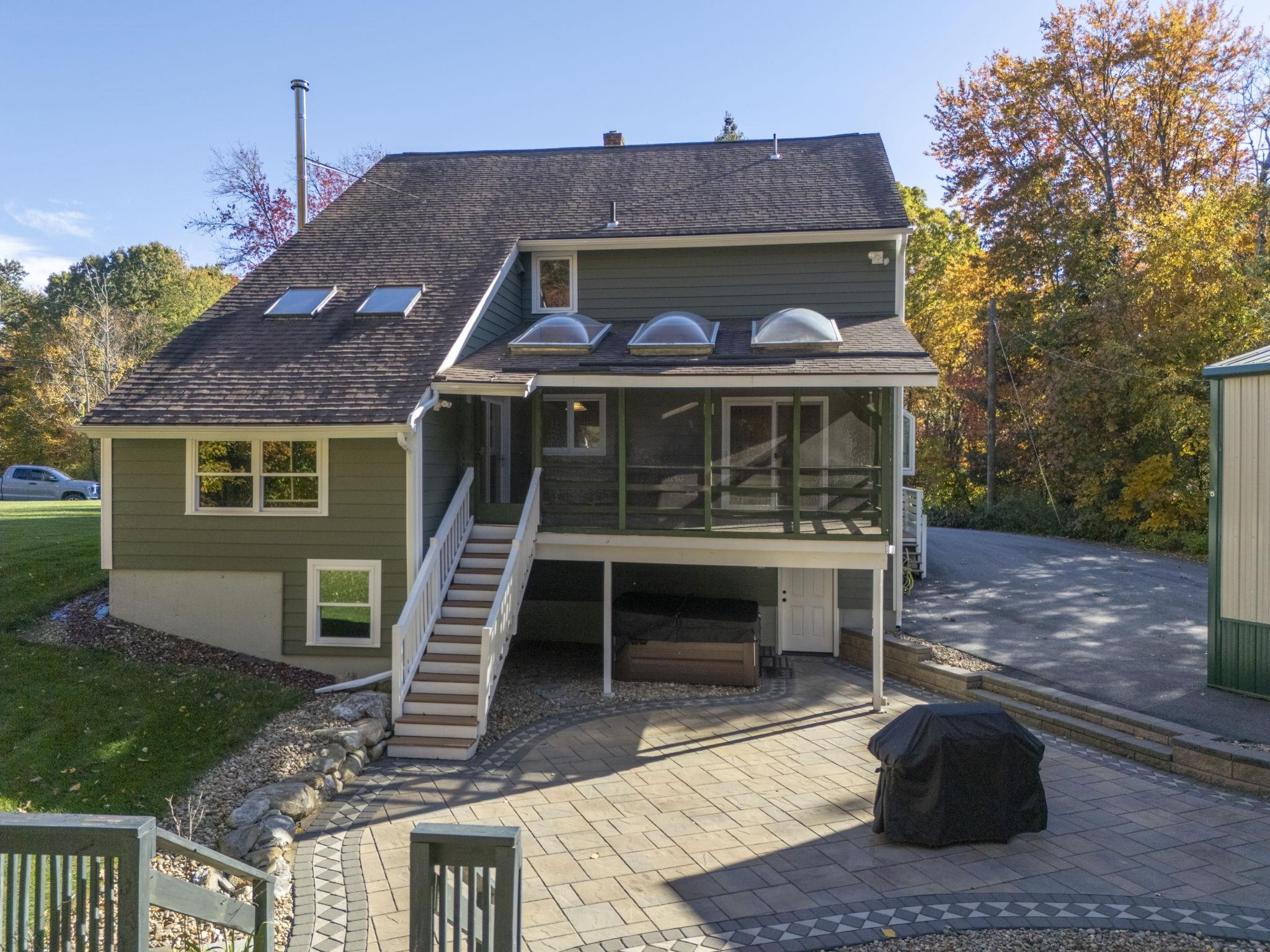 main property photo 8