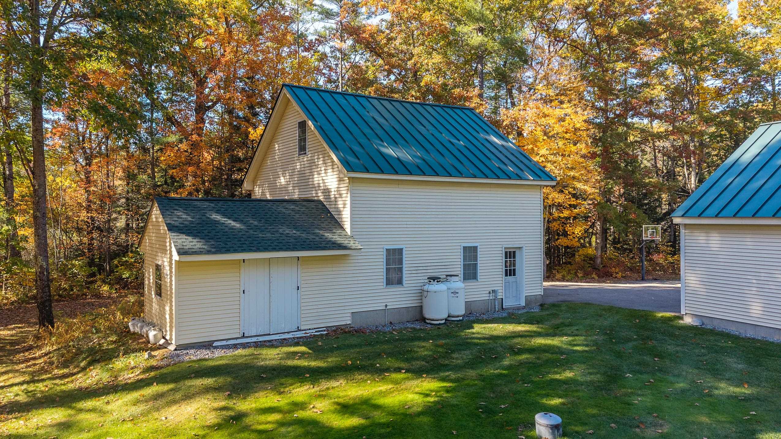 main property photo 50