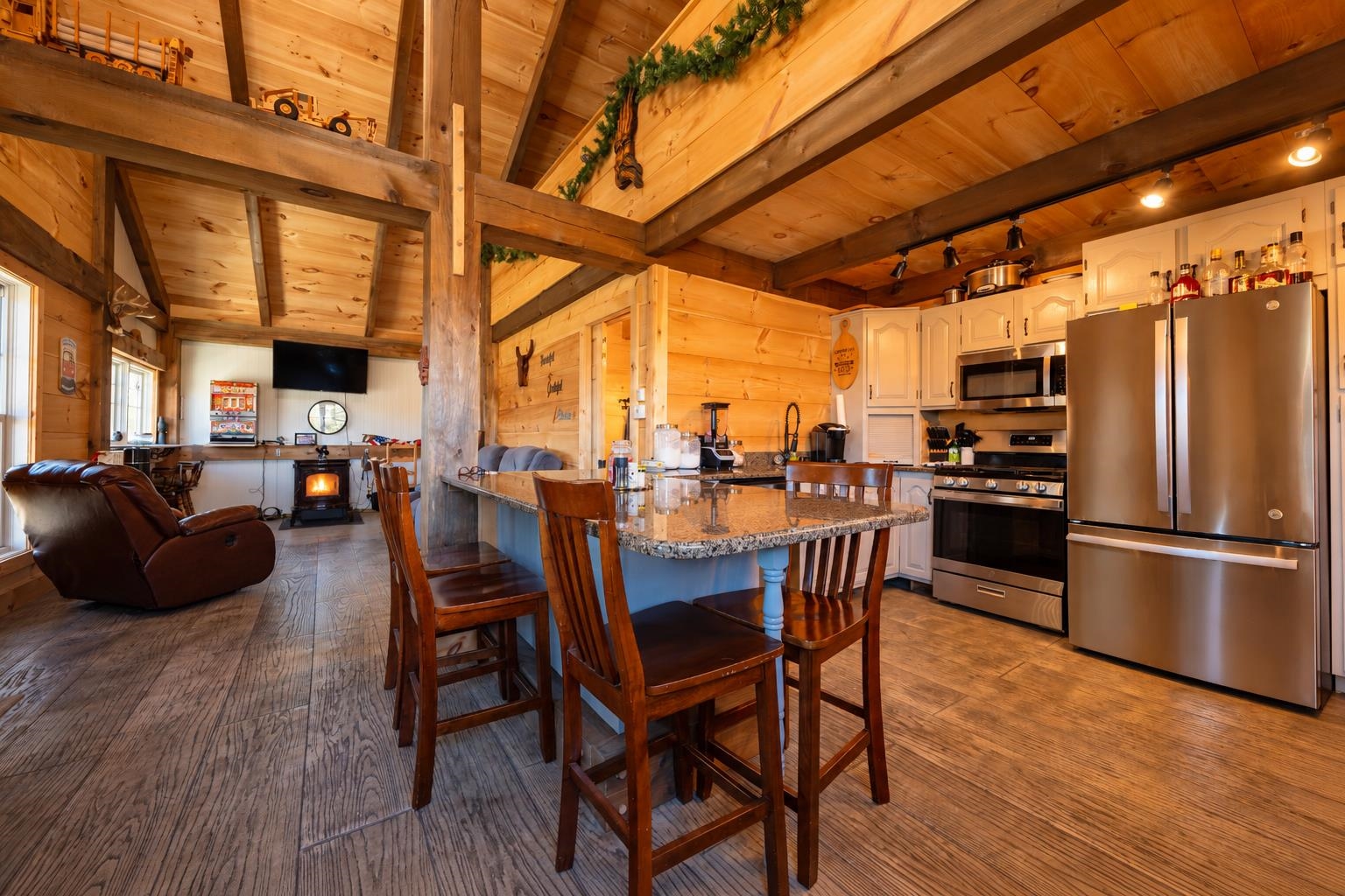 main property photo 16