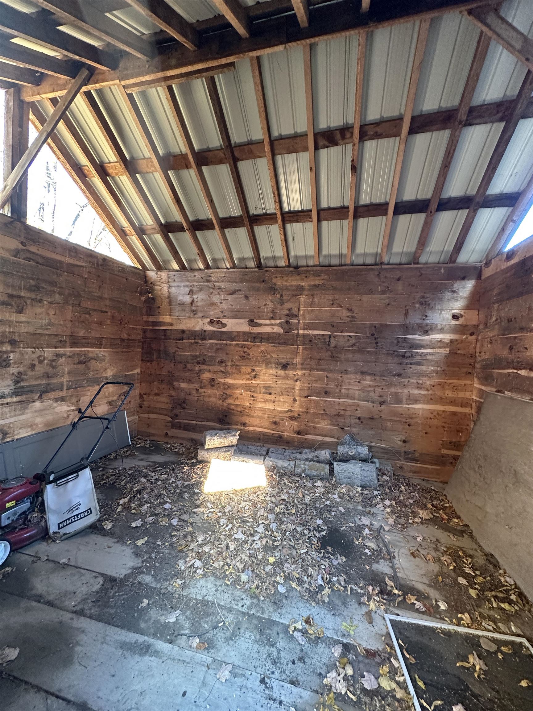 main property photo 32