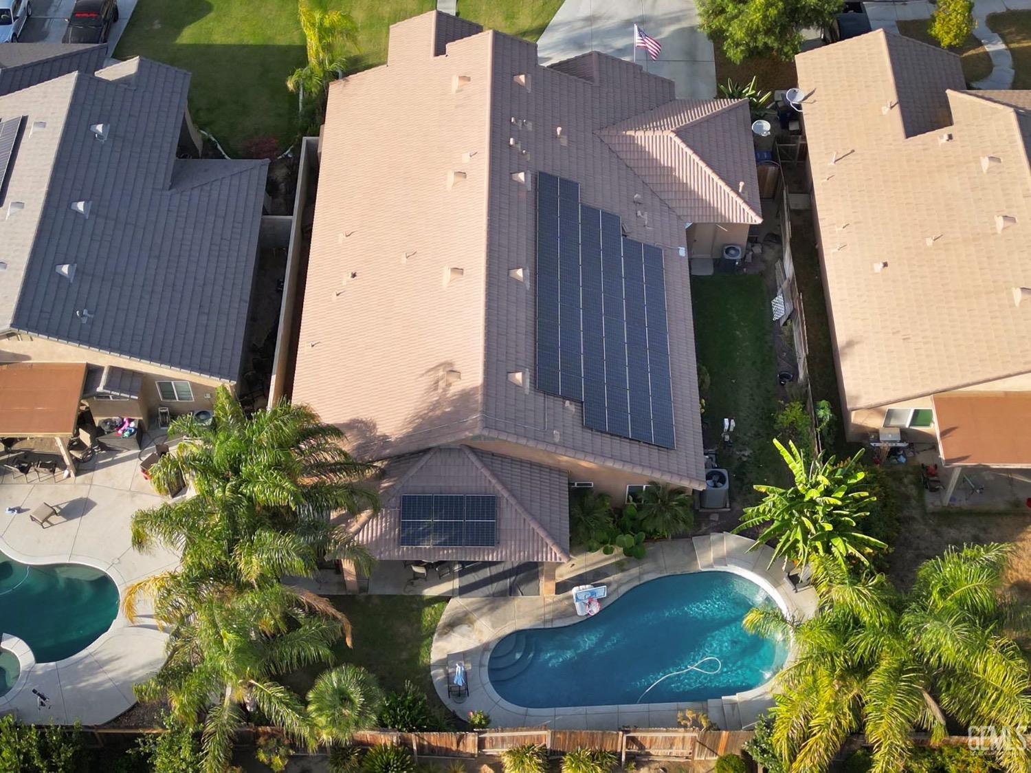 main property photo 28