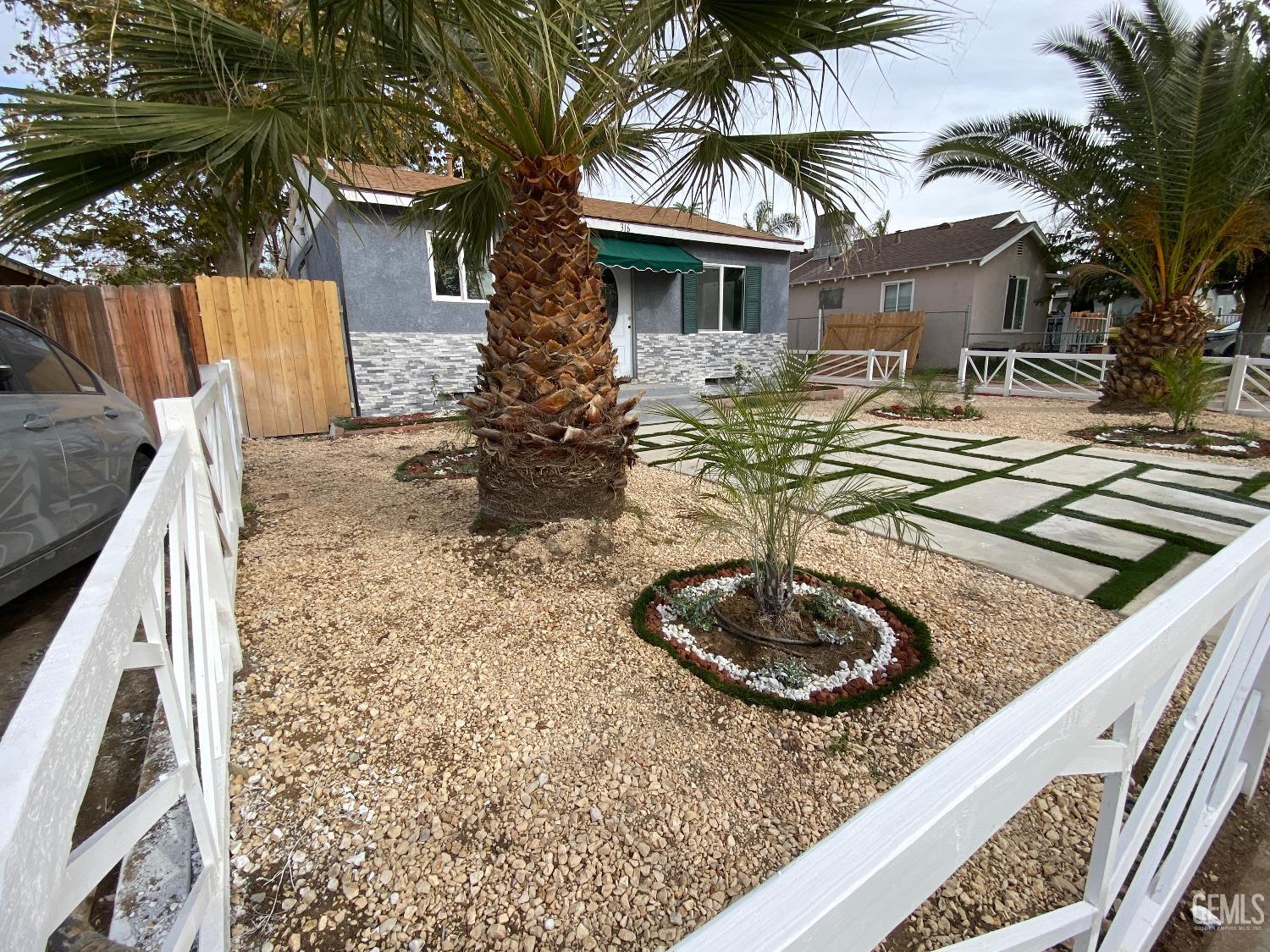 property viewer photo 1