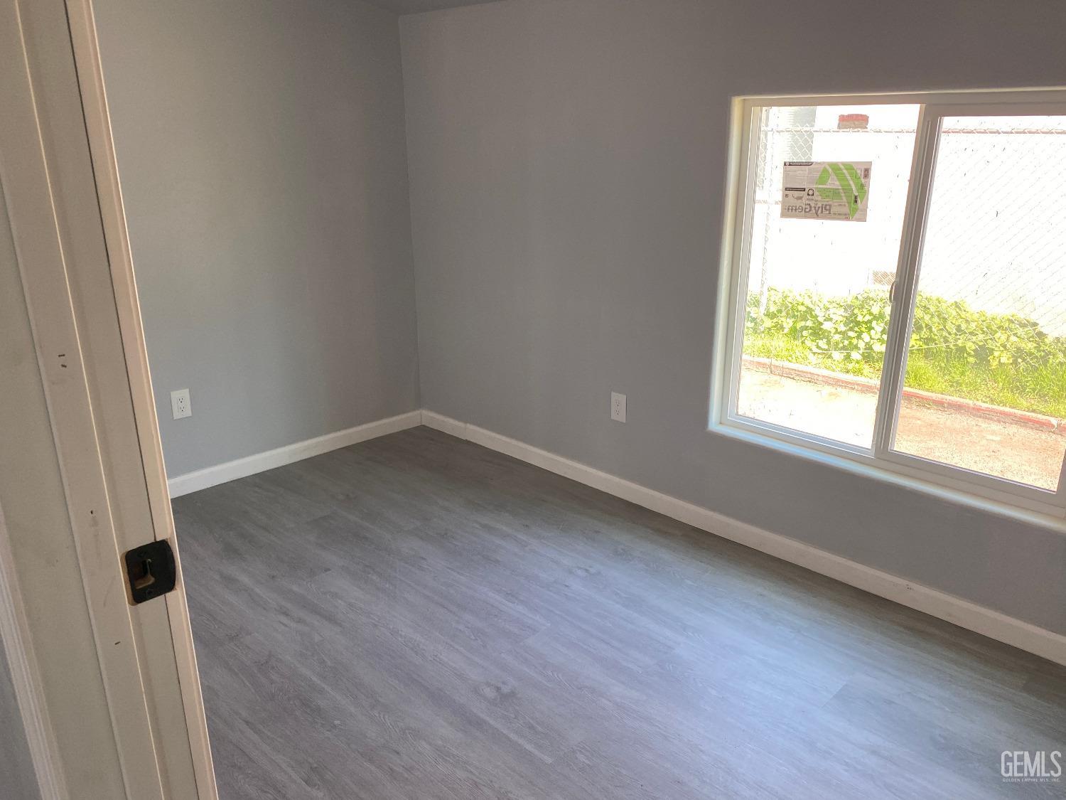 property viewer photo 10