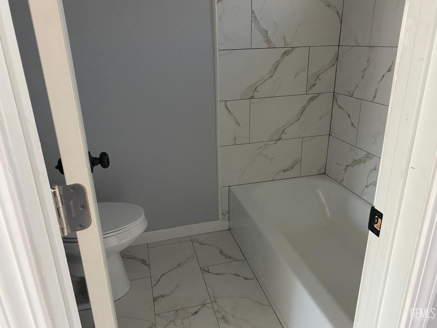 property viewer photo 12