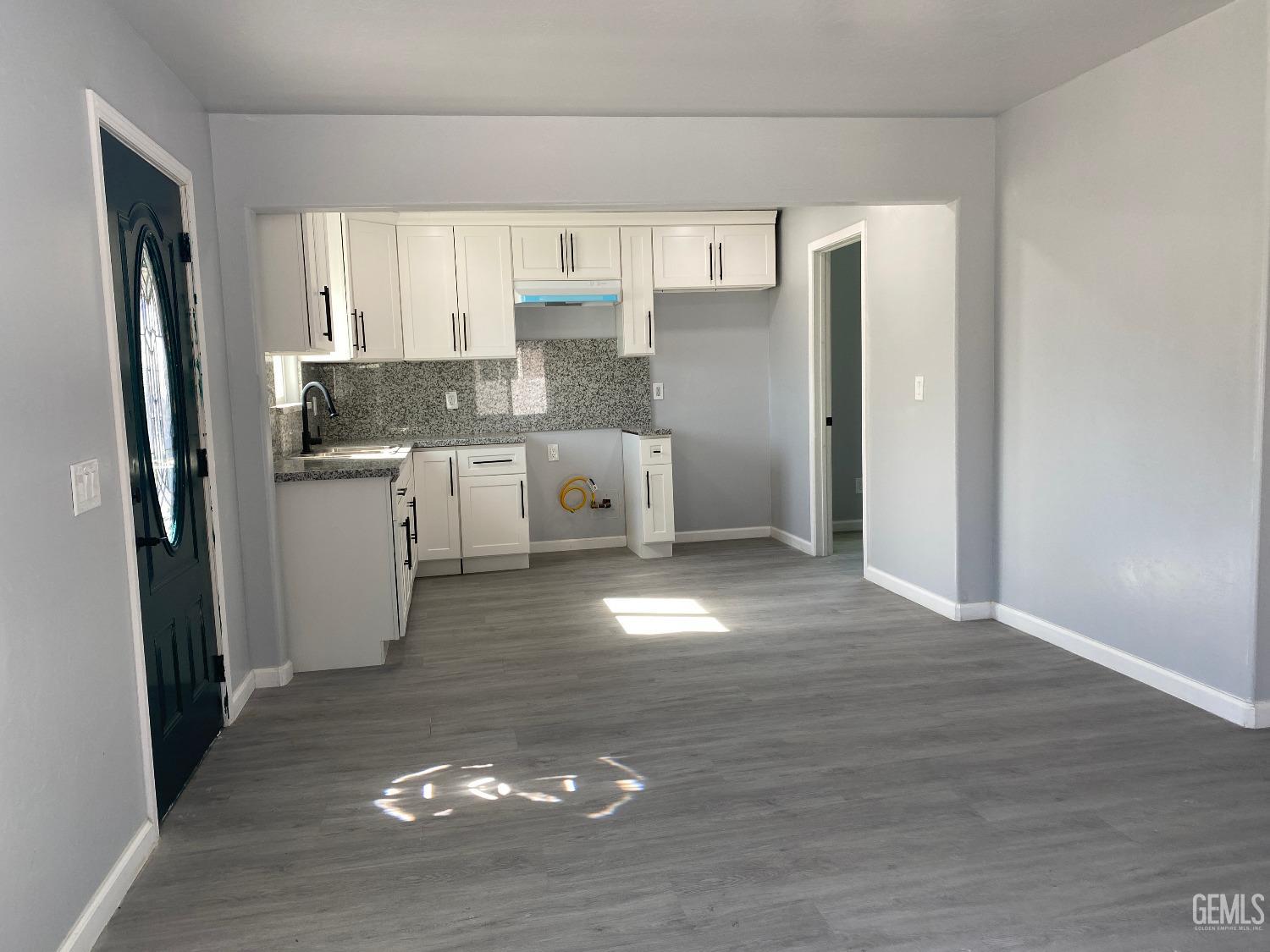 property viewer photo 15