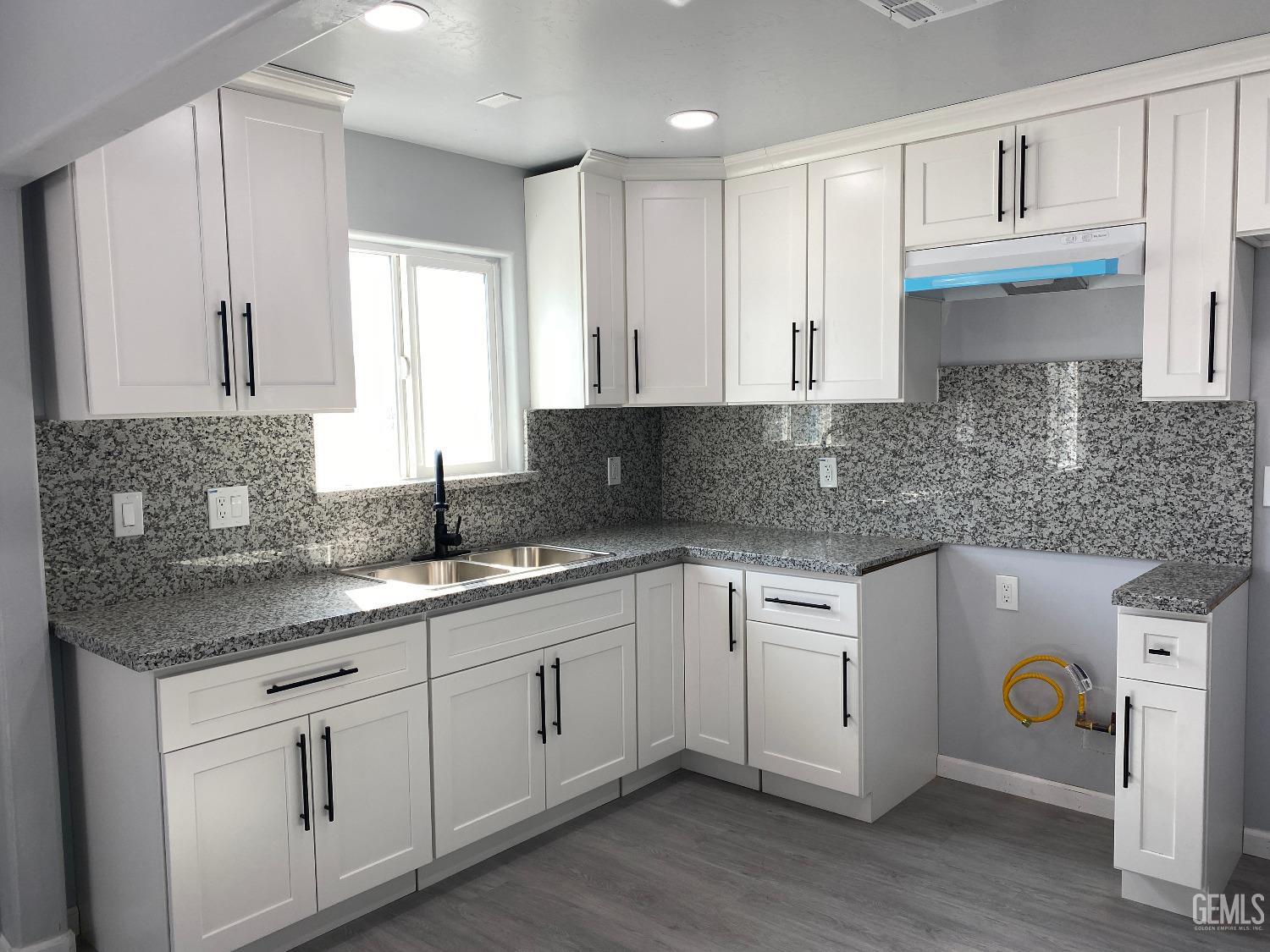 property viewer photo 17