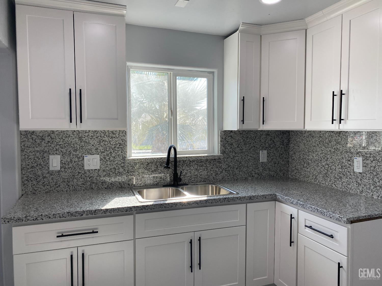property viewer photo 20