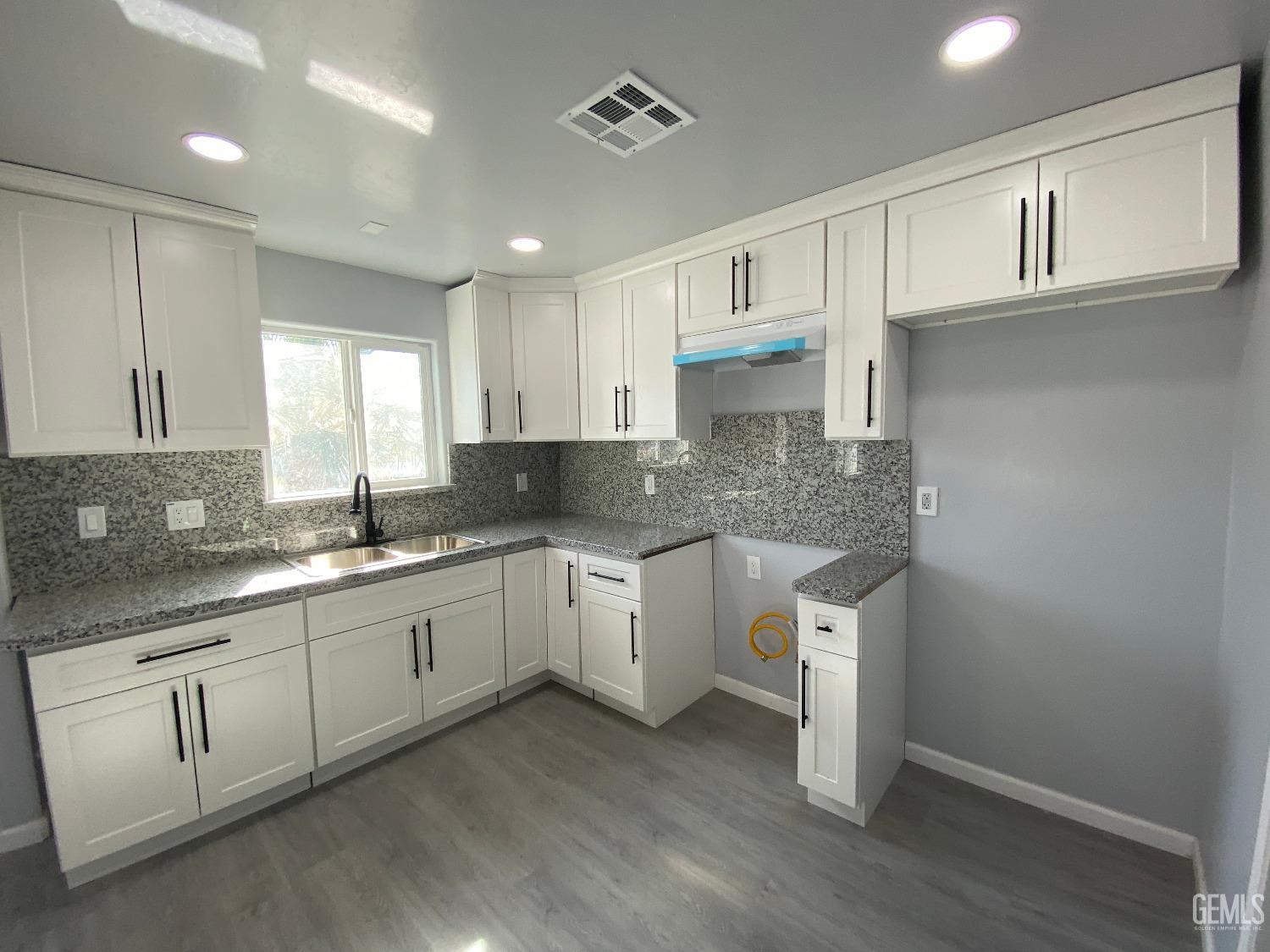 property viewer photo 21