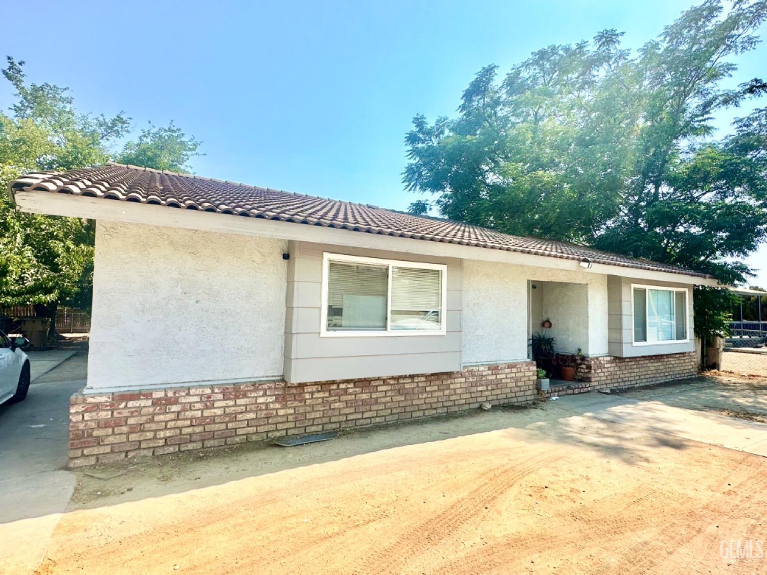 property viewer photo 2