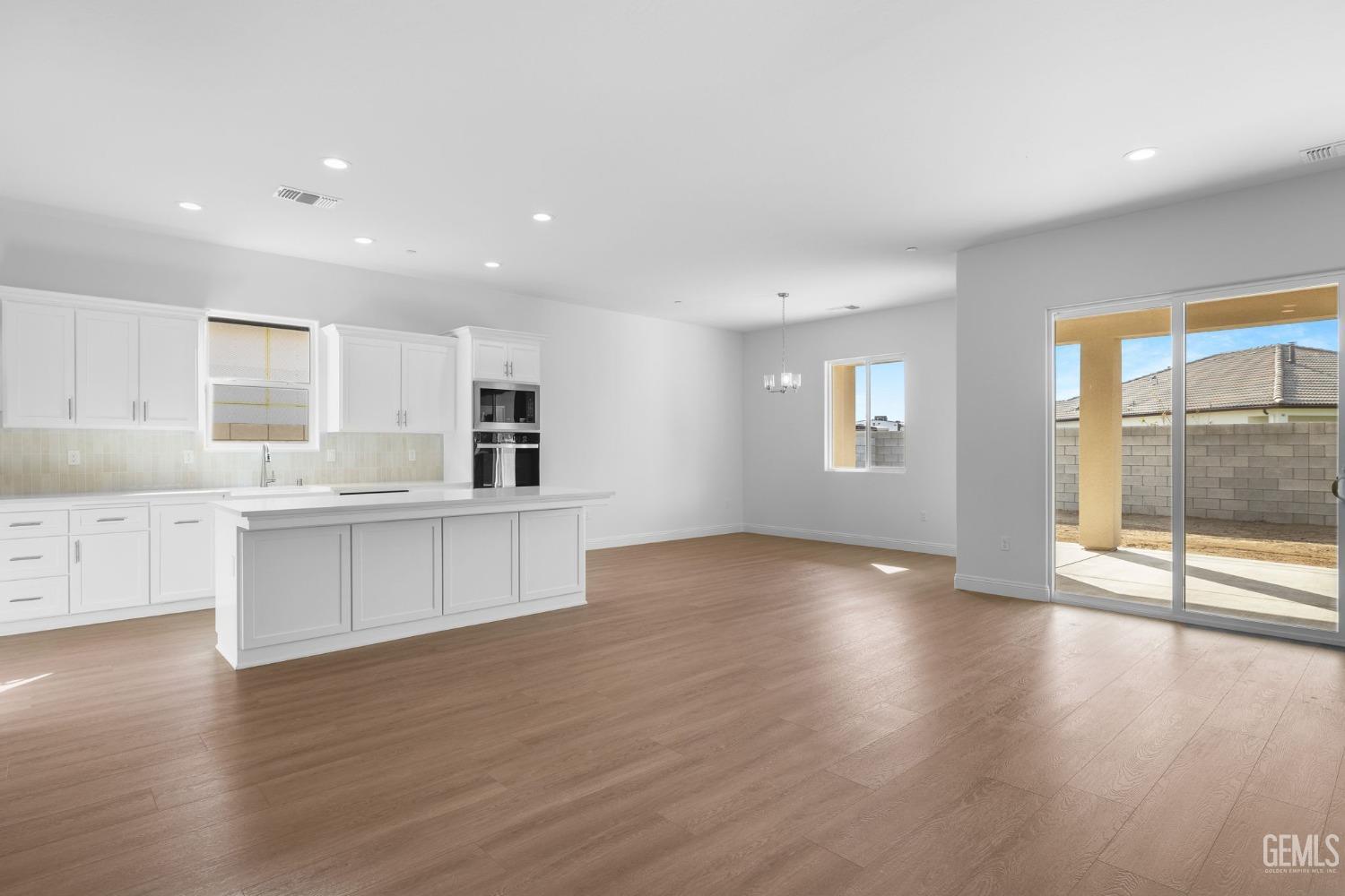 property viewer photo 10