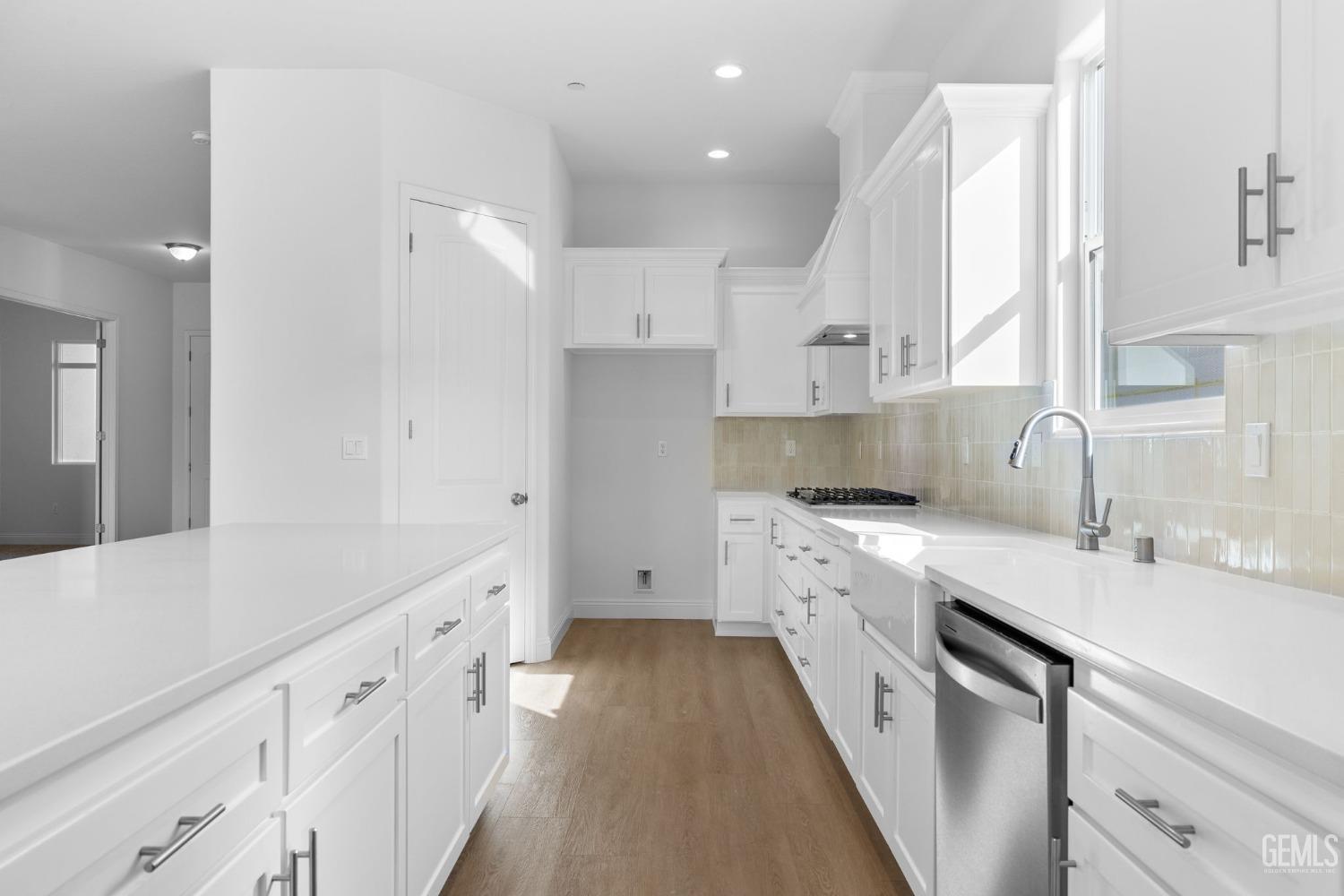 property viewer photo 15