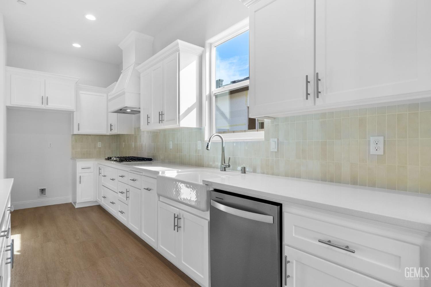 property viewer photo 16