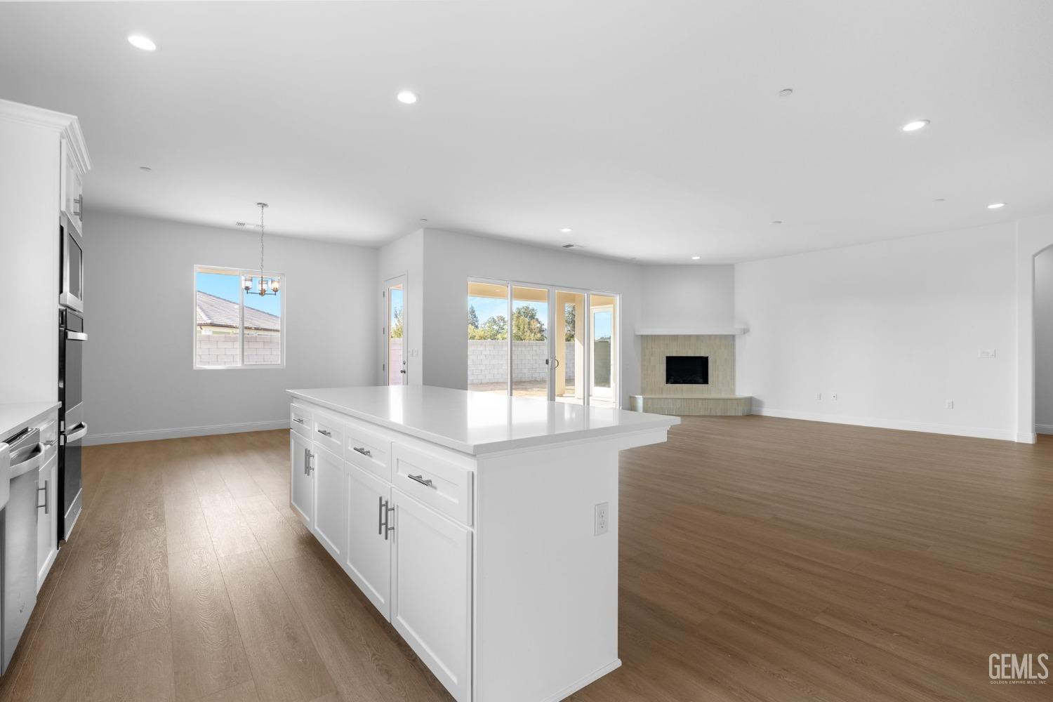 property viewer photo 19