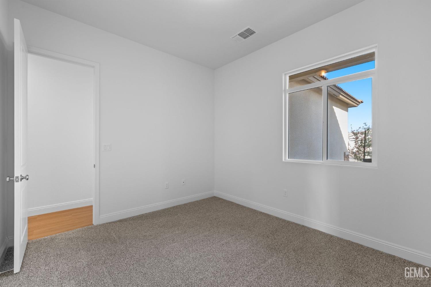 property viewer photo 22
