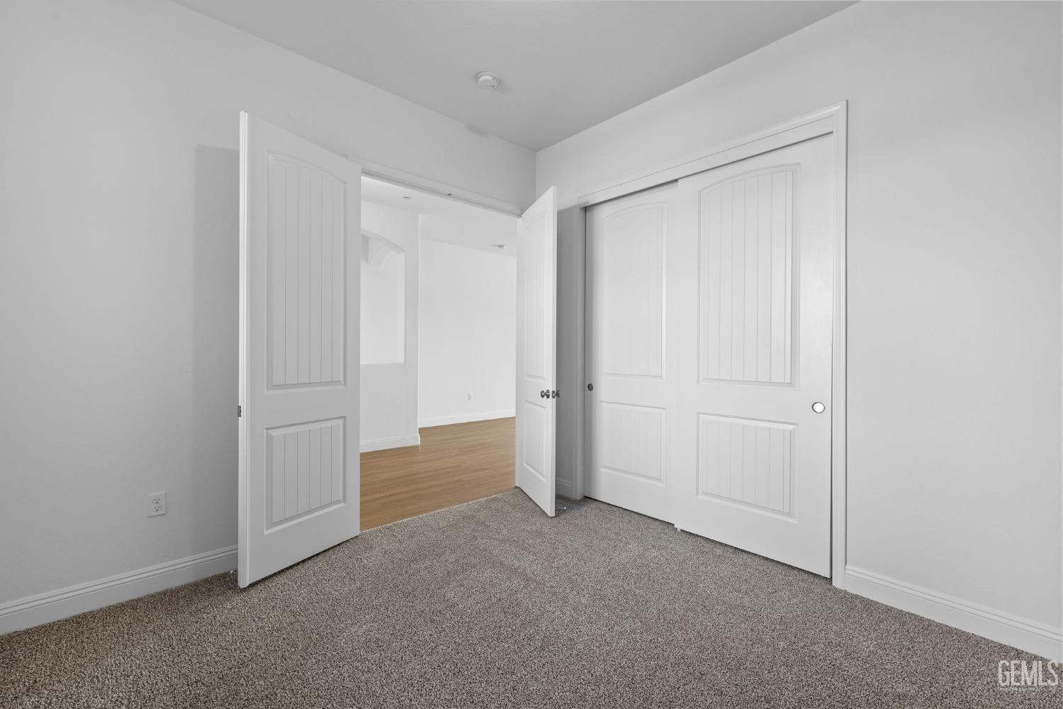 property viewer photo 23