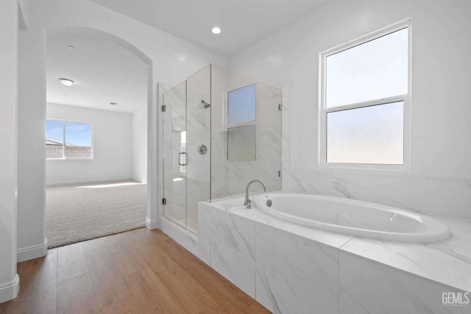 property viewer photo 35