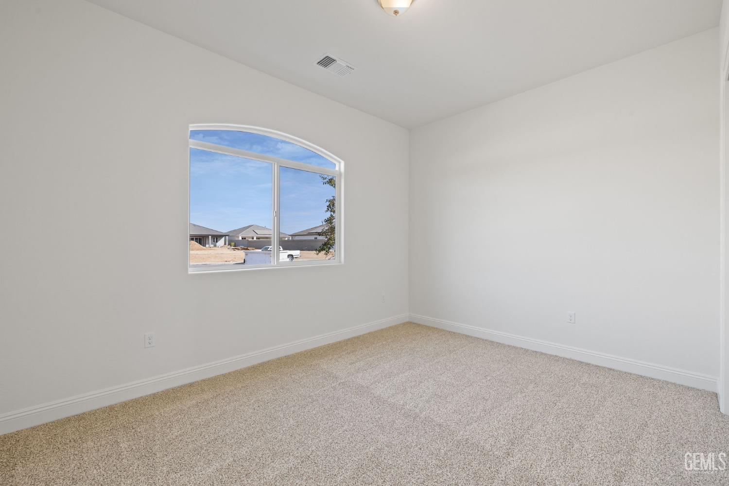 property viewer photo 36