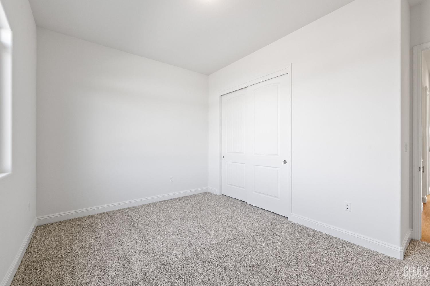 property viewer photo 37